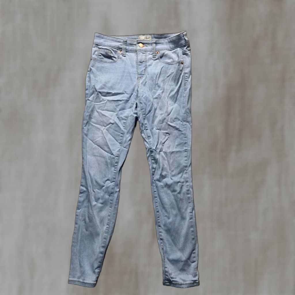 Vintage VINTAGE Universal Thread Women's Skinny Jeans Mid Rise Light Blue Denim Pants Size 2/26 26in Inseam Size 26" / US 2 / IT 38 - 1 Thumbnail