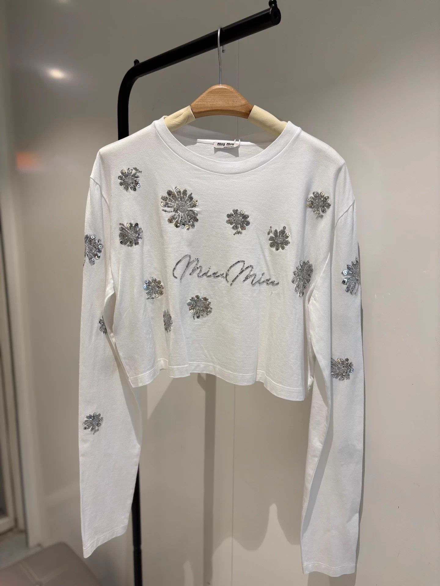 Miu Miu MIU MIU 3D Silver Sequin Floral Short LS T NOS M Size M / US 6-8 / IT 42-44 - 1 Thumbnail