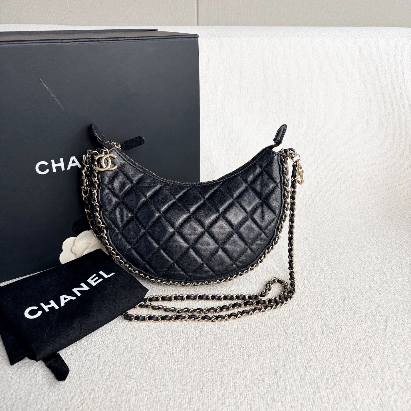Chanel Pre-loved Bag Very good condition Size ONE SIZE - 1 Thumbnail