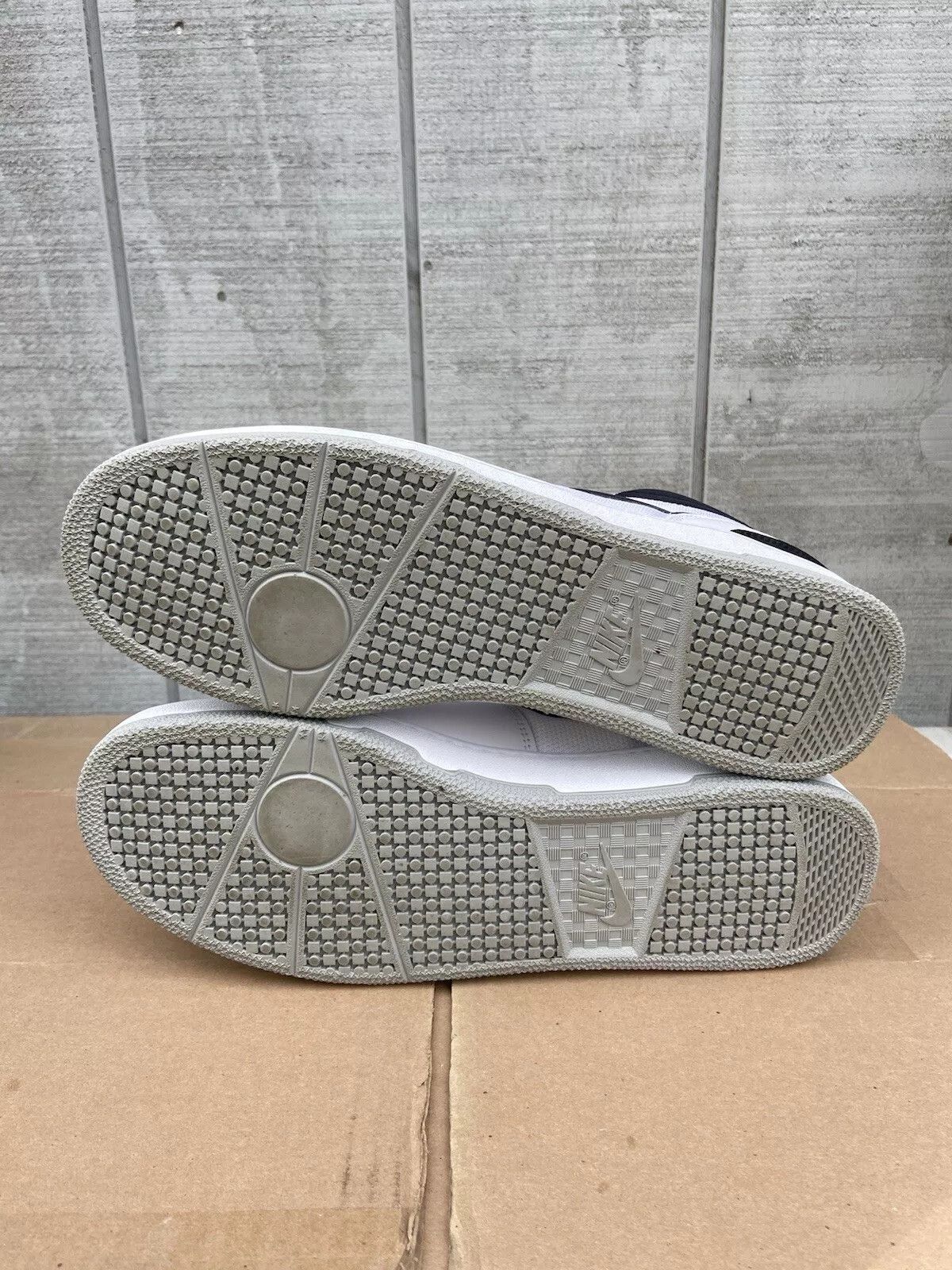Nike Nike Mac Attack QS SP White Black US Men’s Size 12 Size US 12 / EU 45 - 7 Thumbnail