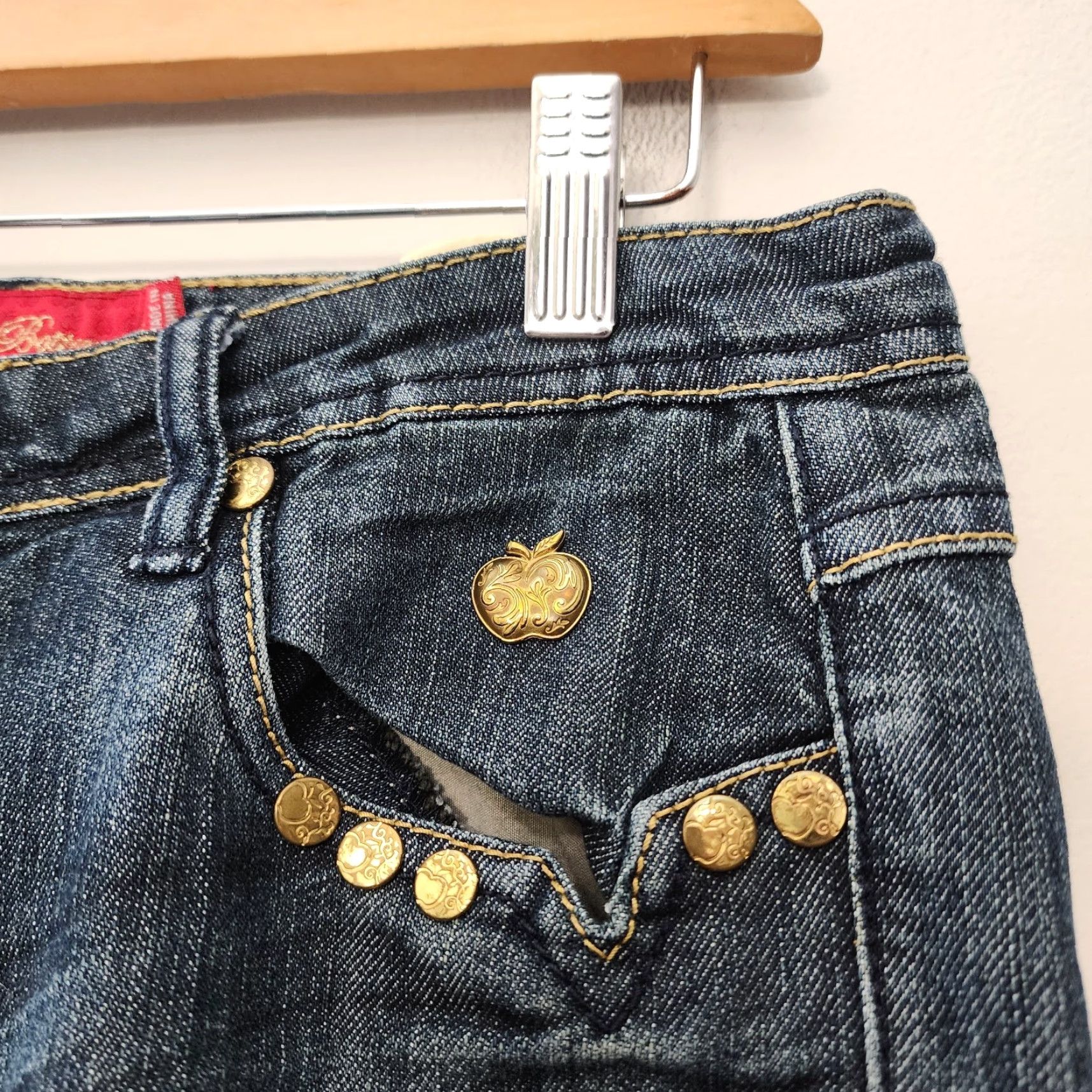 Vintage VINTAGE Apple Bottoms Jeans Women Long 32x33 Distressed Studded Dark Wash 9/10 Blue Straight Mens? Wait. Size 24" / US 00 / IT 34 - 7 Thumbnail