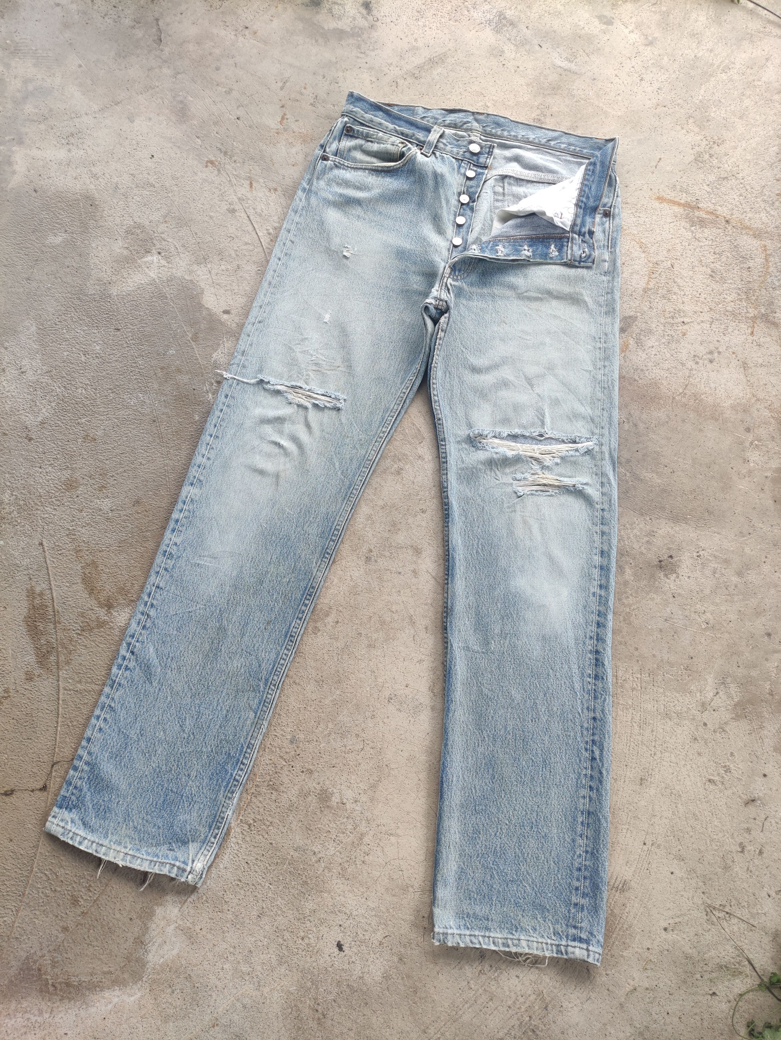 Japanese Brand Vintage Japanese Button Jean Distressed Faded Denim Size US 32 / EU 48 - 2 Thumbnail