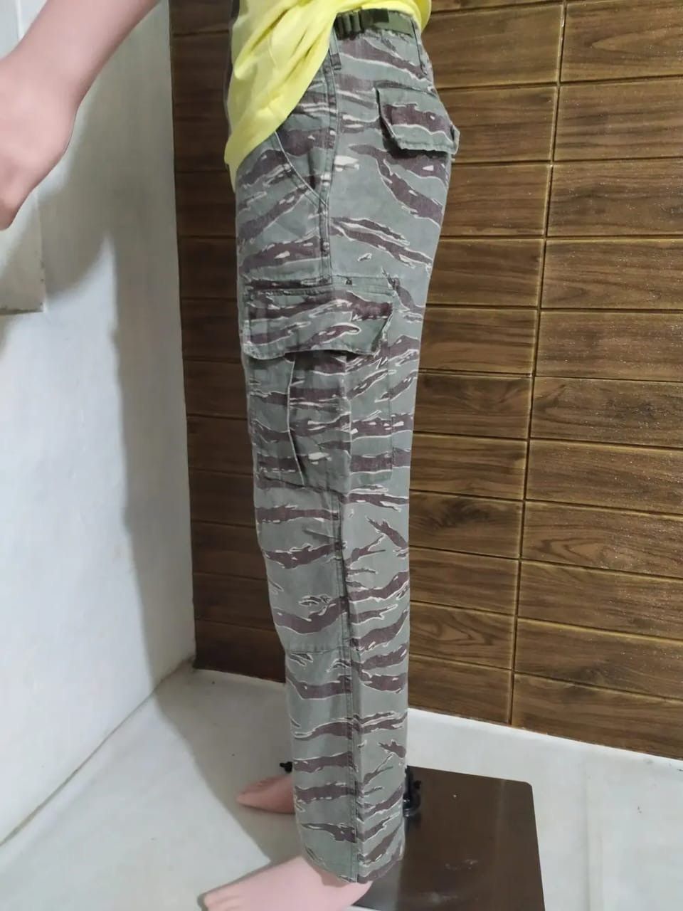 Japanese Brand × United Arrows United Arrow Tiger Camo Linen Cargo Pants Pink Label Size 30" / US 8 / IT 44 - 12 Thumbnail