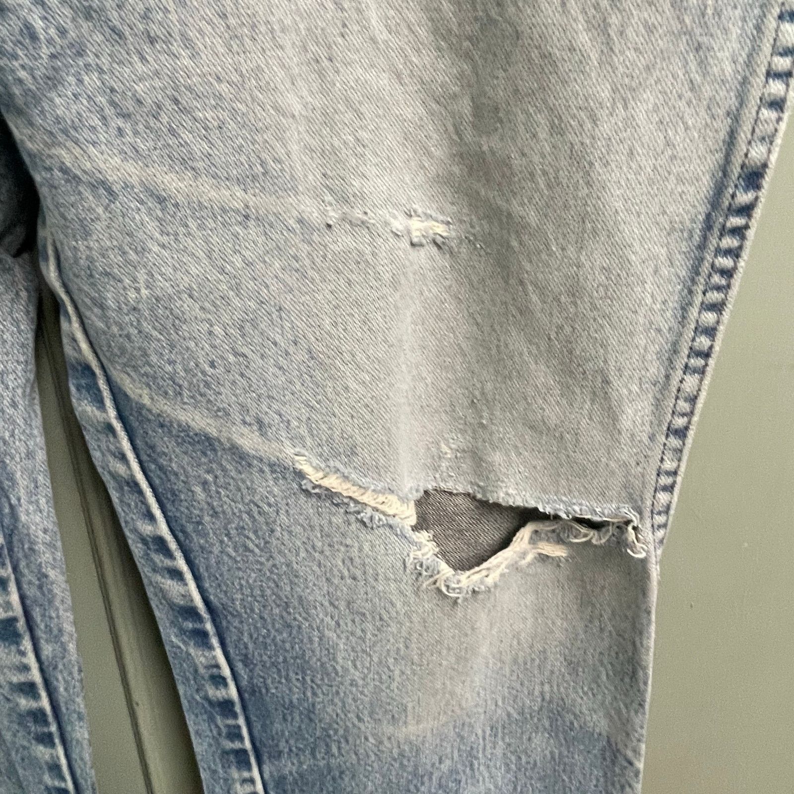 Wrangler Wrangler Light Wash Distressed Jeans 35x36 Thrashed Size US 35 - 8 Thumbnail
