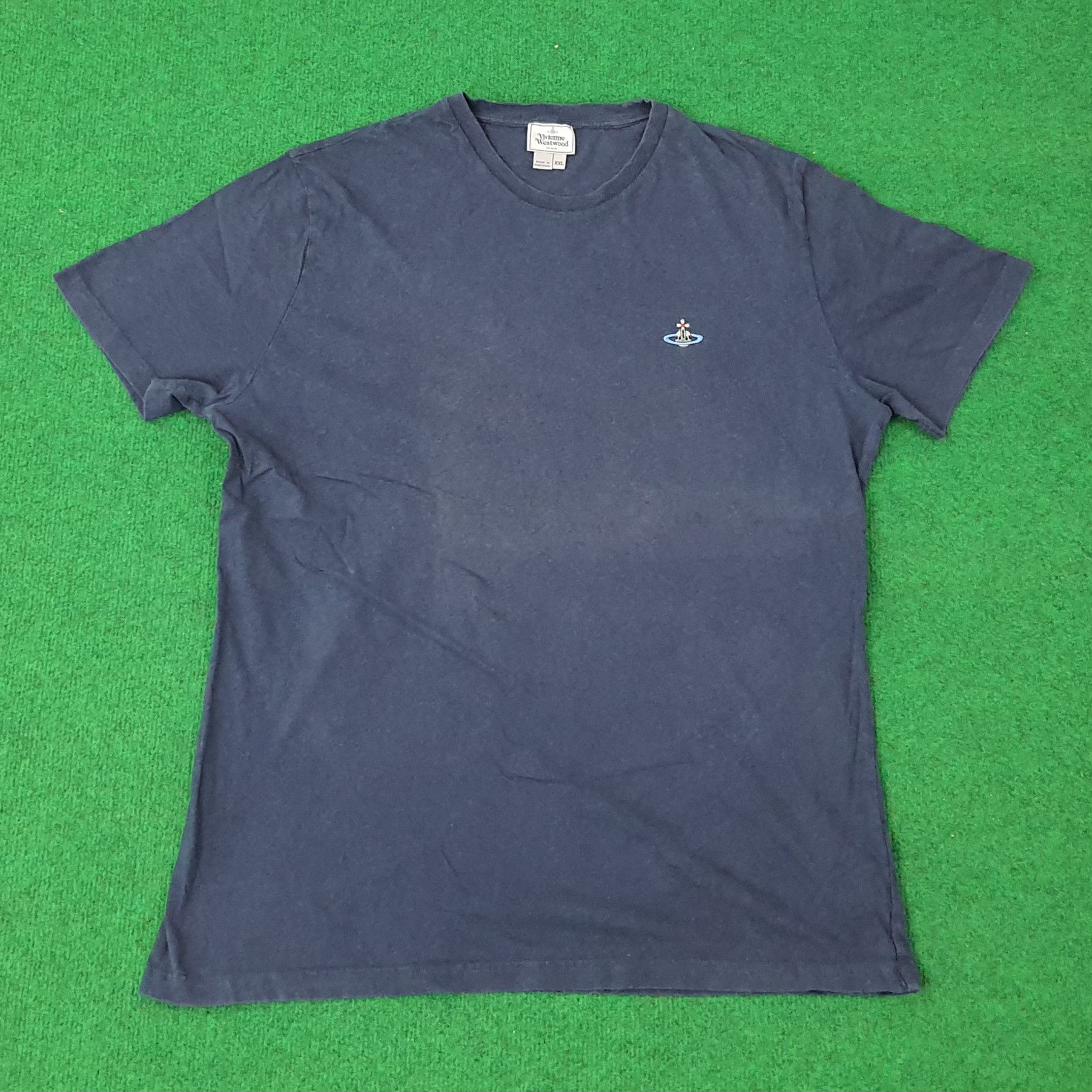 Vivienne Westwood Vintage Vivienne Westwood Designer Tshirt C259N17 Size US L / EU 52-54 / 3 - 1 Thumbnail