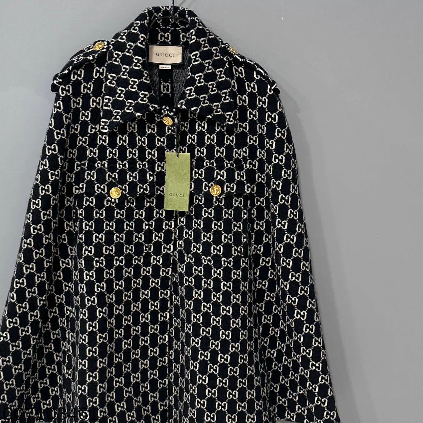 Gucci GUCCI all over print gold button draped shawl coat L Size L / US 10 / IT 46 - 1 Thumbnail