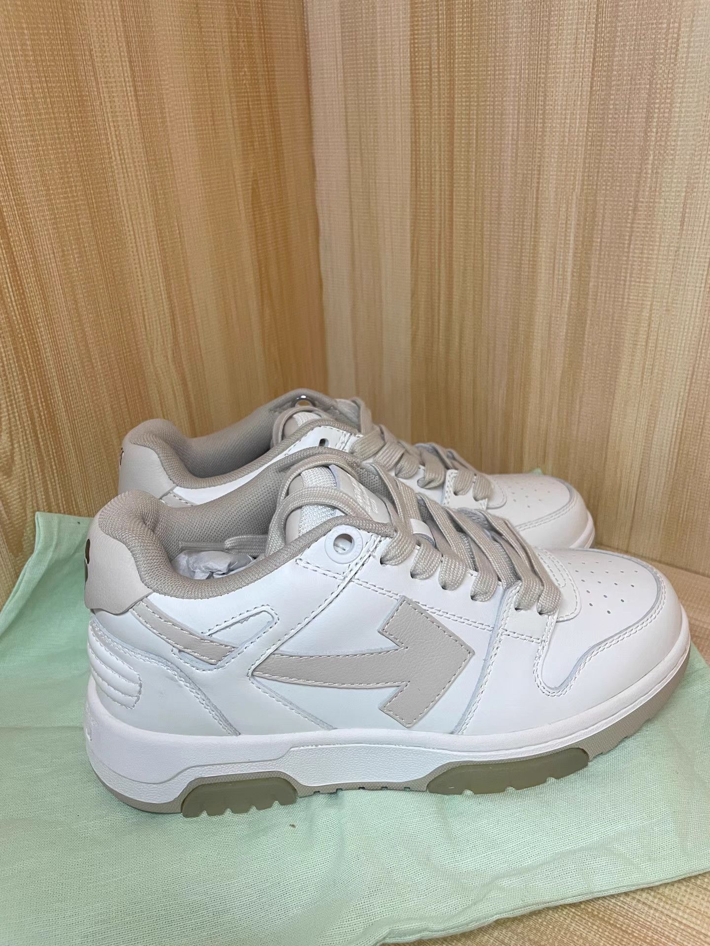 Off-White OFF WHITE “Out Of Office” (OOO) Sneakers K6 Size US 5 / IT 35 - 2 Thumbnail
