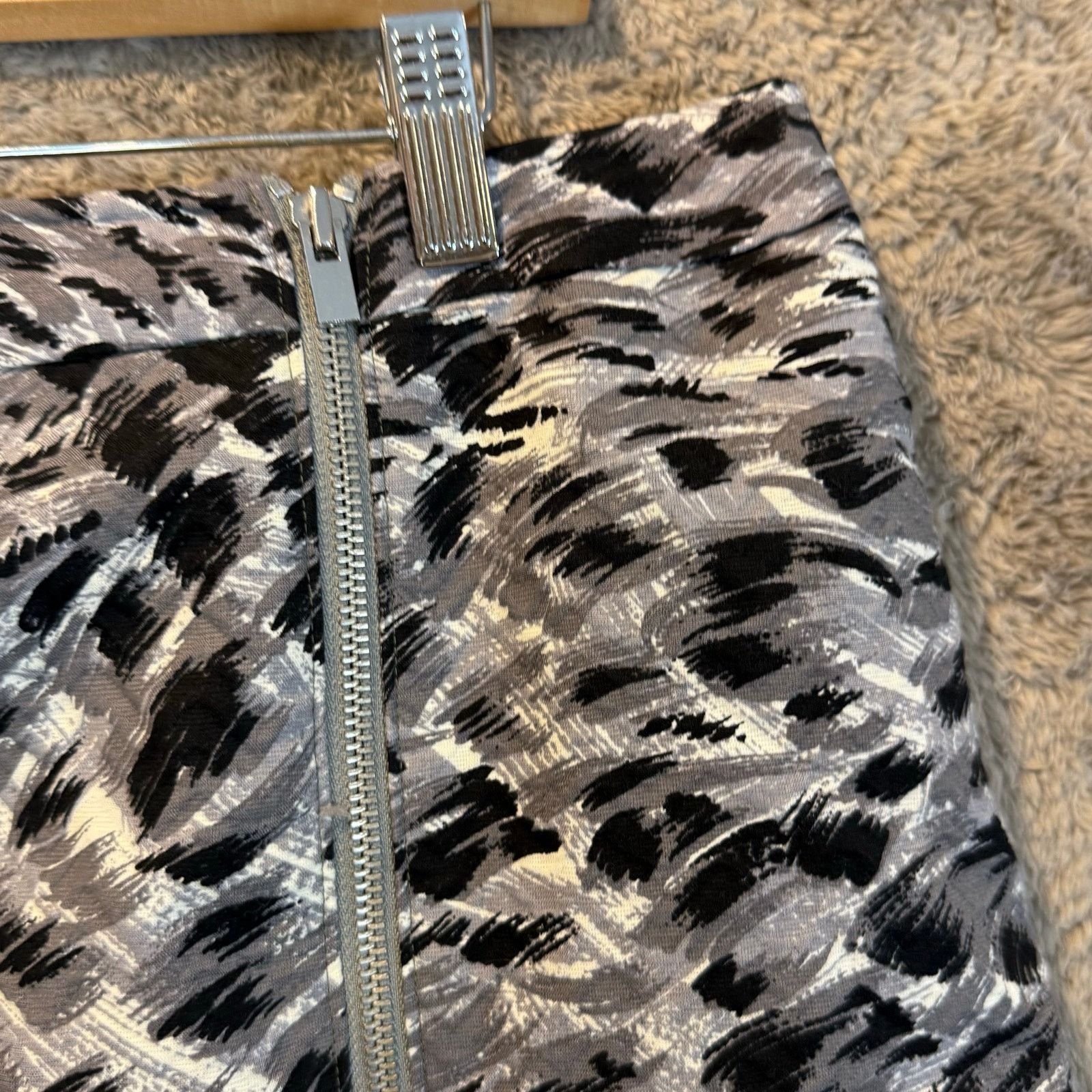 Other Talbots Zipper Pencil Skirt Black White Animal Leopard 14WP Size 36" / US 14 / IT 50 - 3 Thumbnail