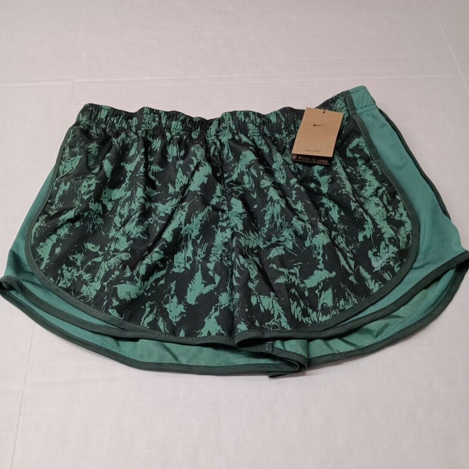 Nike Nike One Tempo Running Shorts Women XL Green Printed Dri-FIT Size 35" - 1 Thumbnail