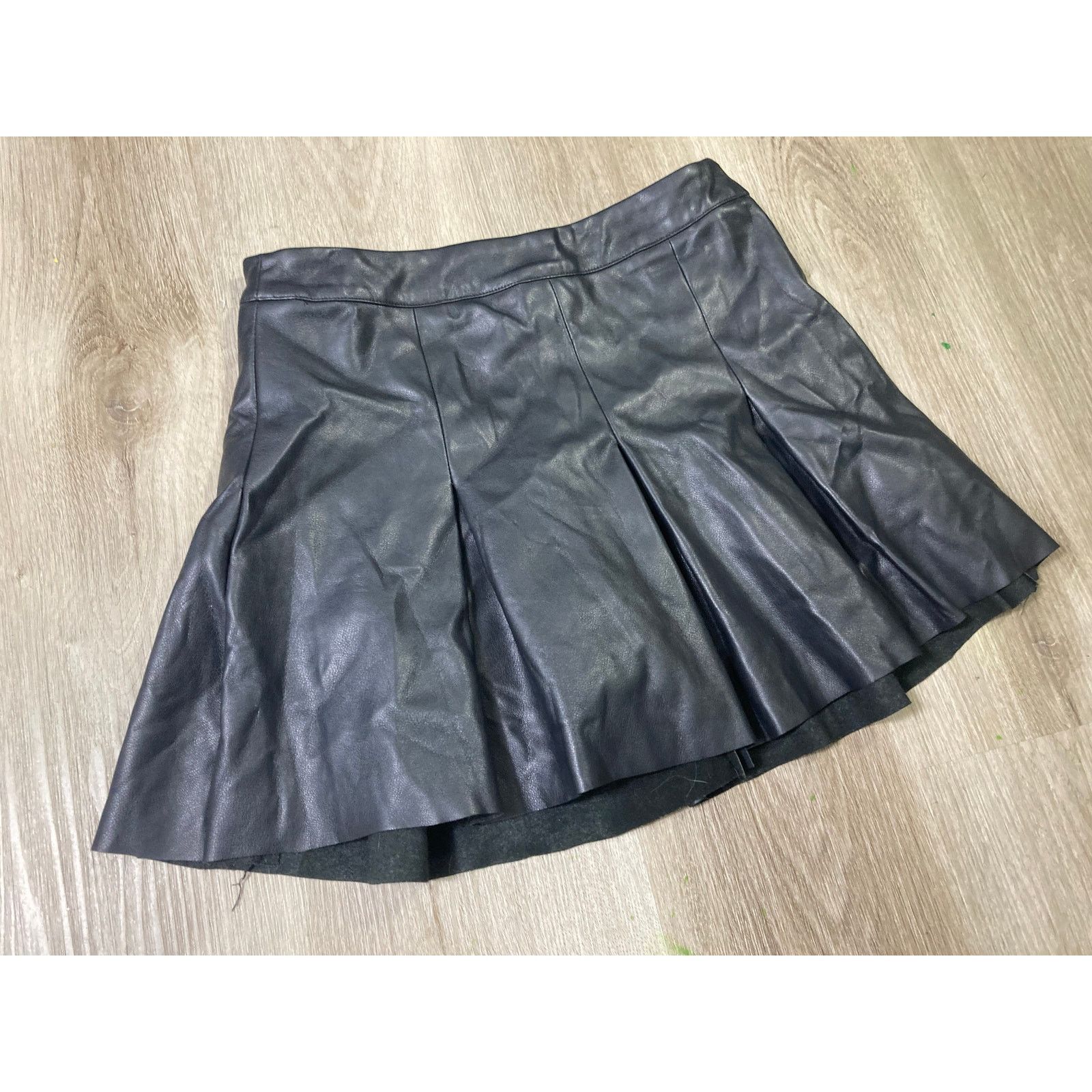 Forever 21 Forever 21 Women's Black Faux Leather Pleated Mini Skort M Size 28" / US 6 / IT 42 - 7 Thumbnail