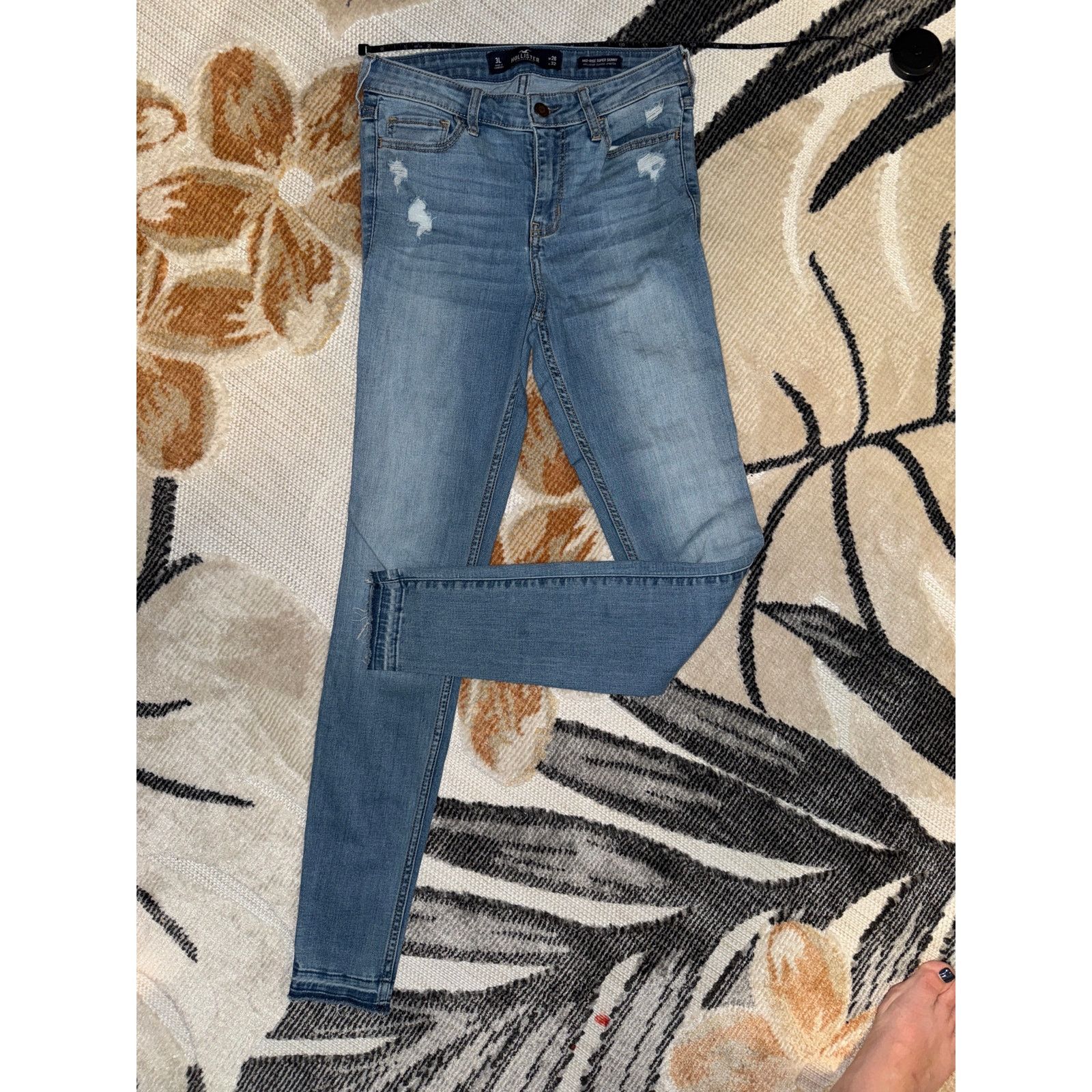 Hollister Hollister Women's Light Blue Jean Midrise super Skinny size Size 26" / US 2 / IT 38 - 3 Thumbnail