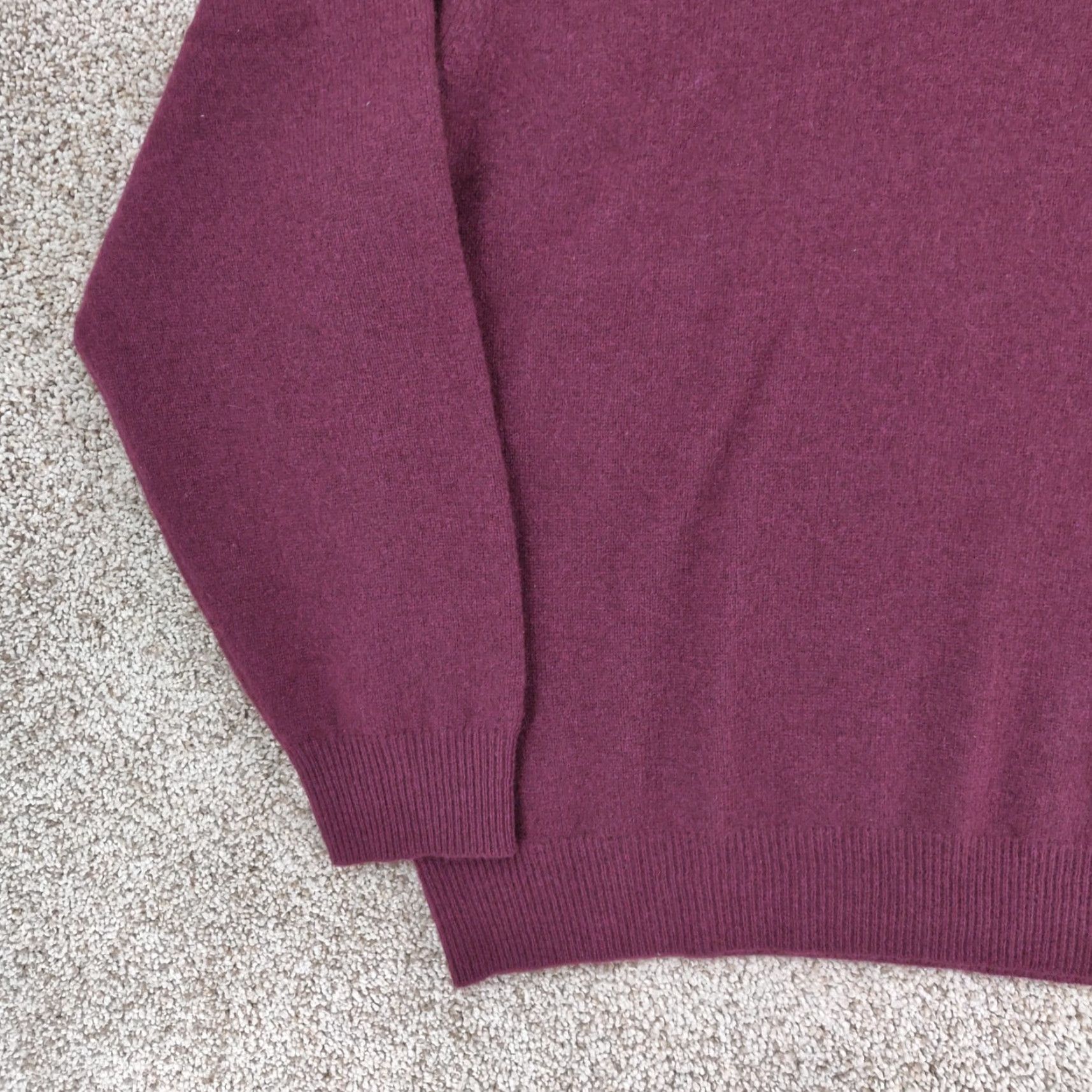 Vintage Woods & Gray Sweater Mens 2XL V Neck 100% Cashmere Pullover Red/Maroon Solid Knit All Seasons Casual Fashion" Size US XXL / EU 58 / 5 - 3 Thumbnail