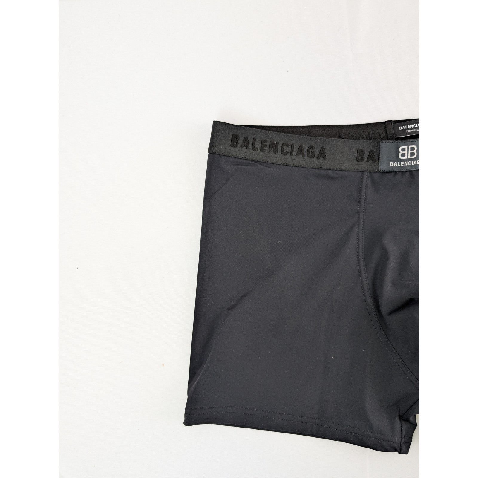 Balenciaga o1rshd1 Size: M / Swimwear Fitted Swim Trunks Short in Black Size US 32 / EU 48 - 4 Thumbnail