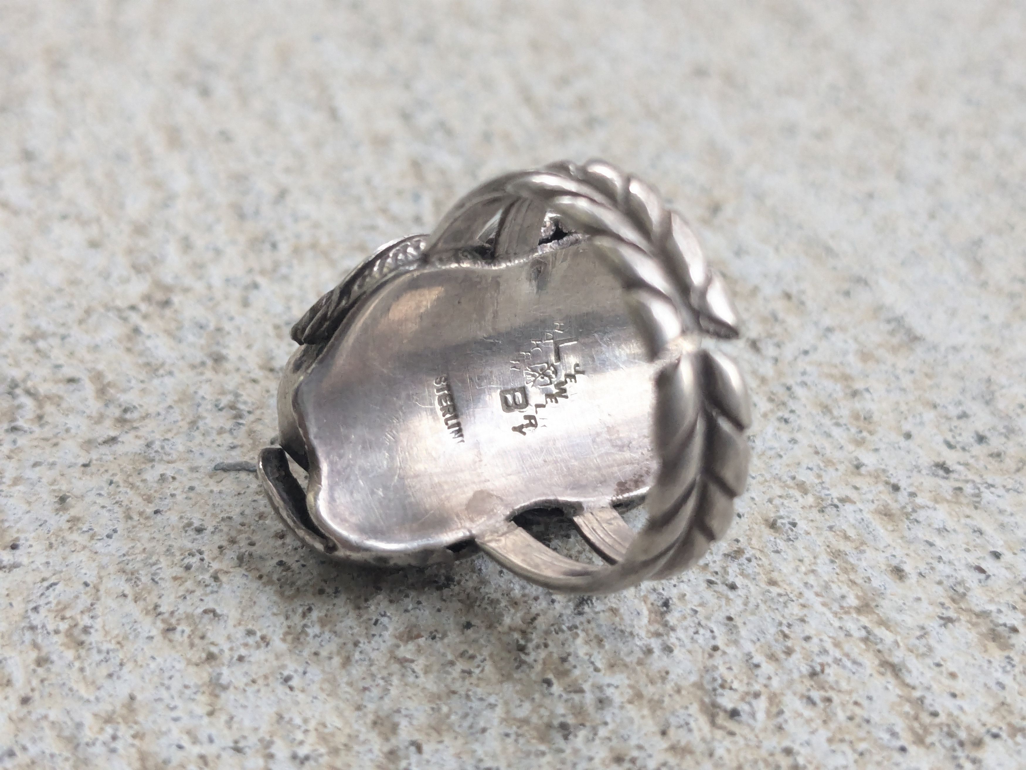 Jewelry × Sterling Silver × Vintage Vintage Sterling Silver Ring MOP Les Baker 6 Navajo Native Size ONE SIZE - 6 Thumbnail