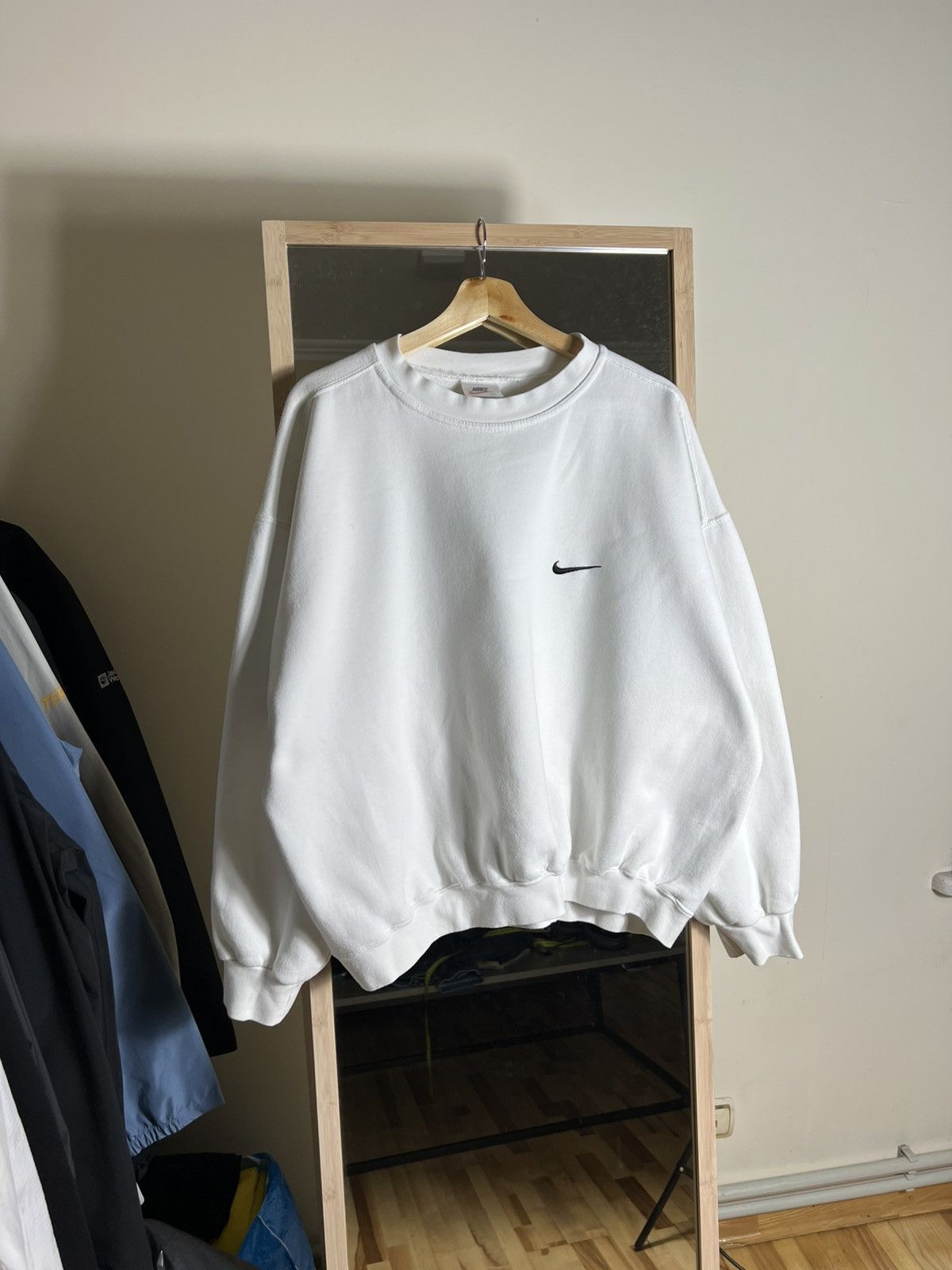 Nike Vintage Nike Small Swoosh Oversized Sweatshirt Y2K USA Size US L / EU 52-54 / 3 - 2 Thumbnail