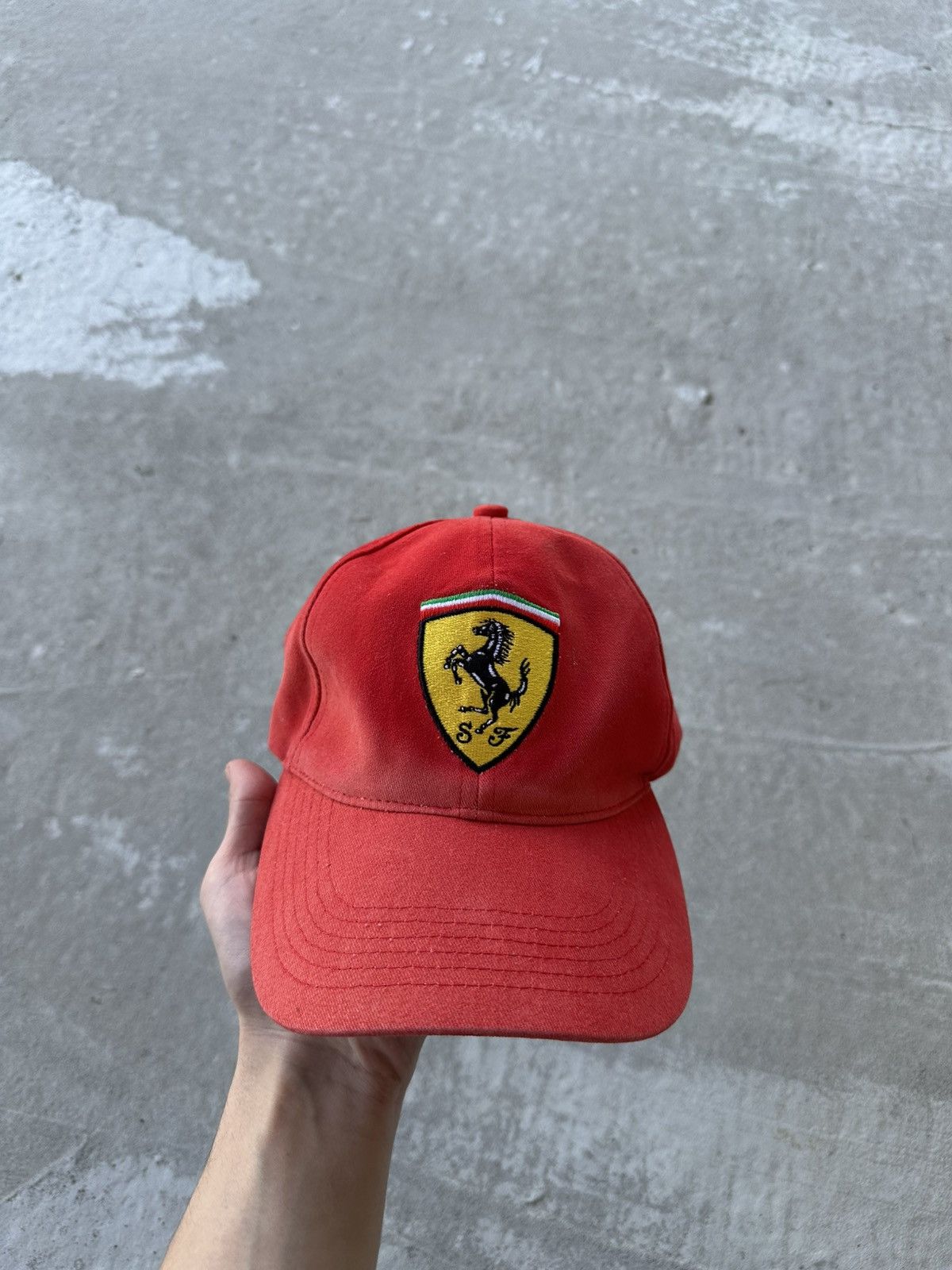 Formula 1 × Vintage Vintage Ferrari 2002 cap hat formula 1 Size ONE SIZE - 1 Thumbnail