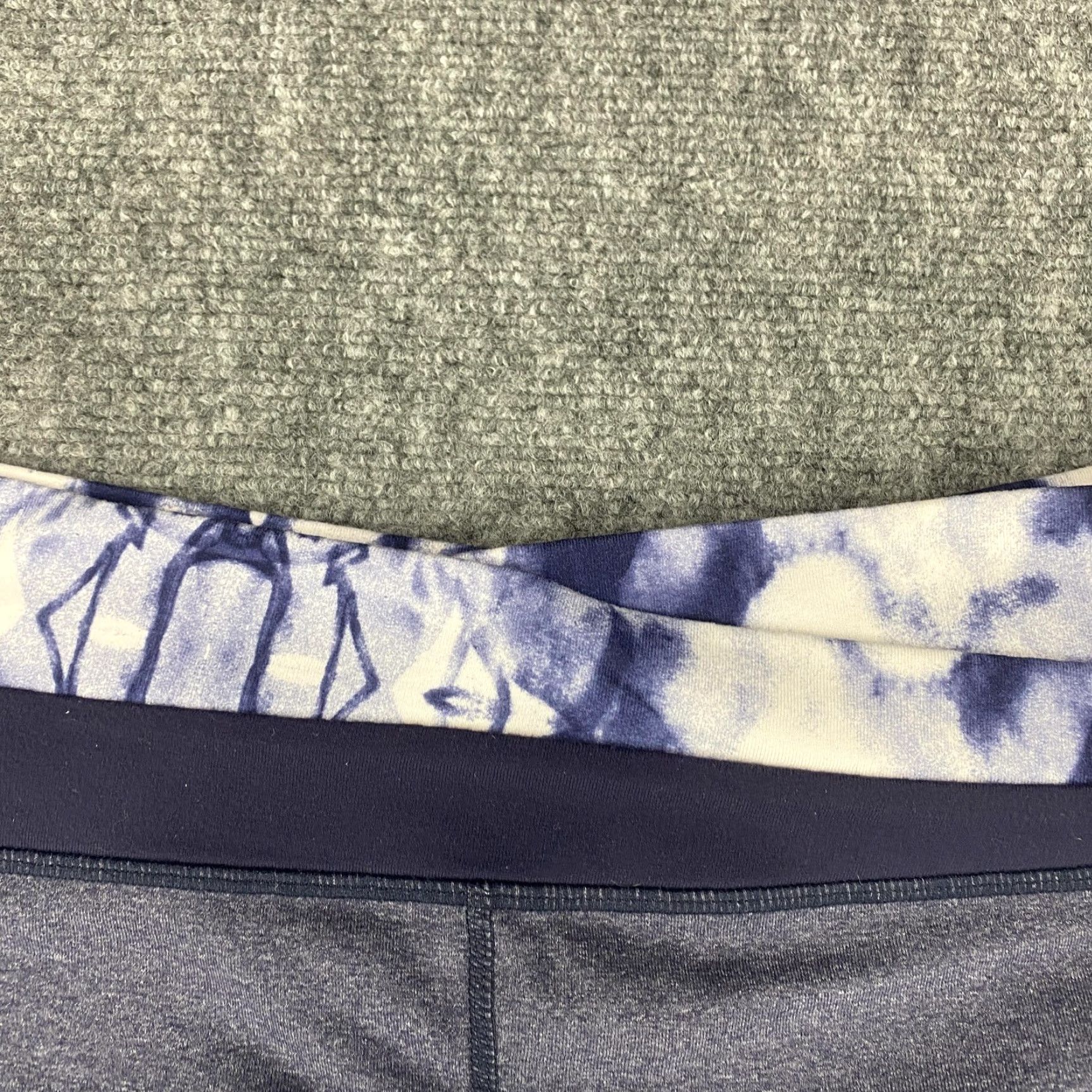 Lululemon Lululemon Crop Leggings Womens Small Blue Tie Dye Waist Roll Down Yoga Capris Size 28" / US 6 / IT 42 - 2 Thumbnail