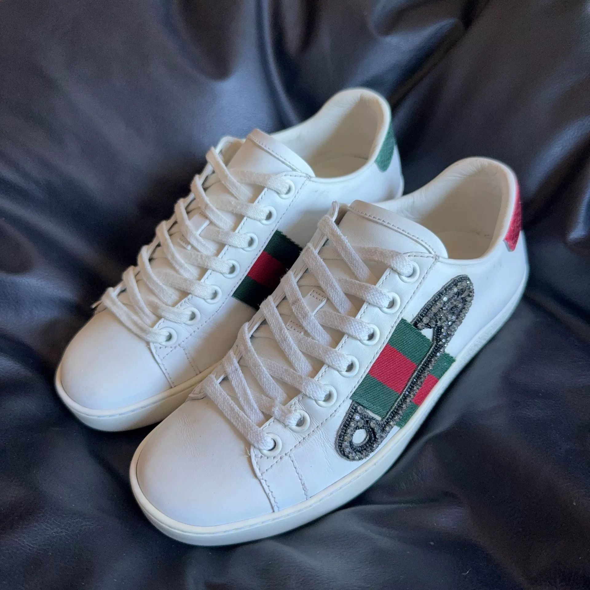 Gucci Gucci Lowtop Sneakers 34 Women Size US 4 / IT 34 - 1 Thumbnail