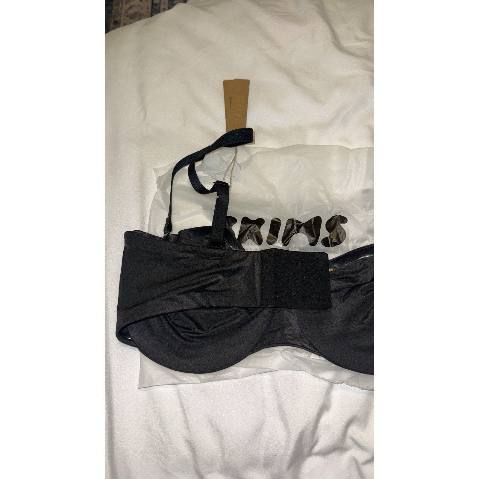 SKIMS NWT SKIMS SMOOTHING UNLINED STRAPLESS BRA Size ONE SIZE - 3 Thumbnail
