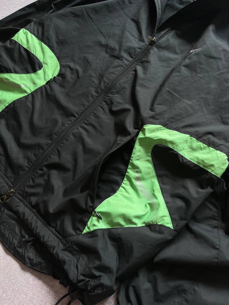 Nike Vintage Nike Swoosh Nylon Olympic Jacket Y2K L Size US L / EU 52-54 / 3 - 5 Thumbnail