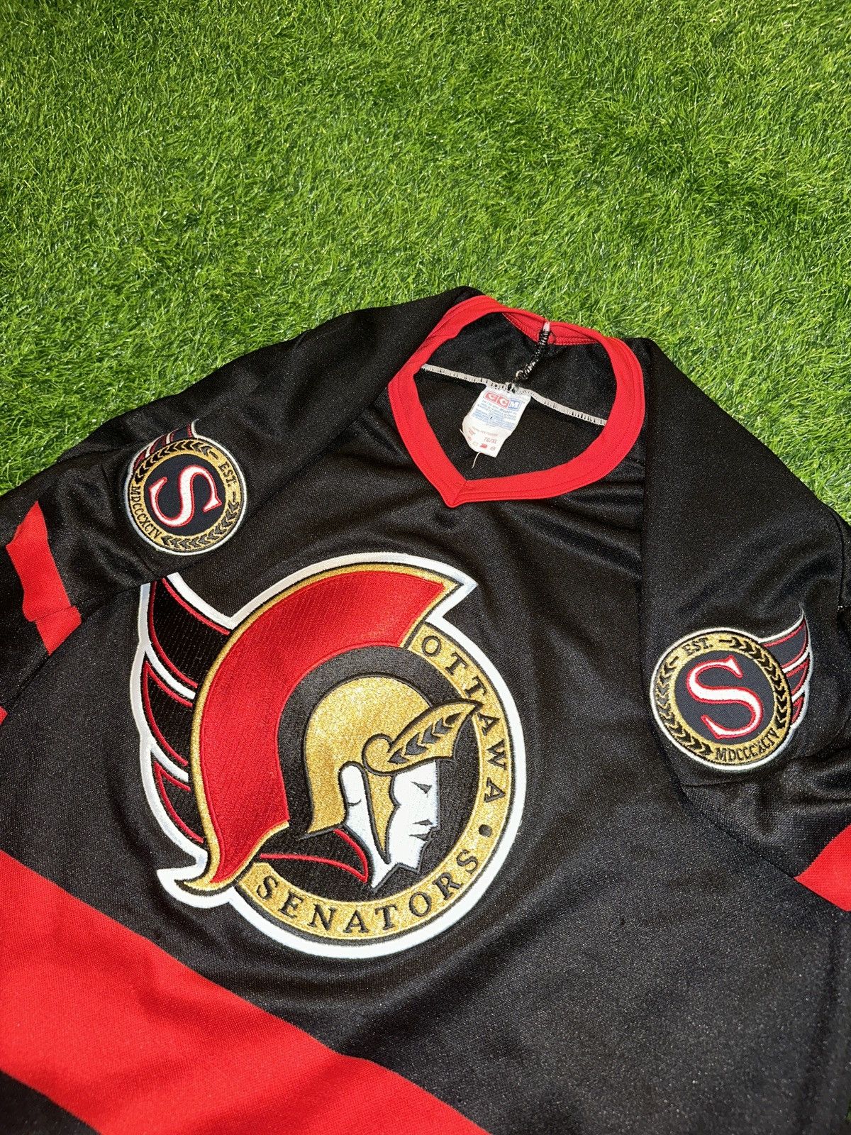 NHL Vintage nhl ottawa senators ccm jersey size XL Size US XL / EU 56 / 4 - 3 Thumbnail