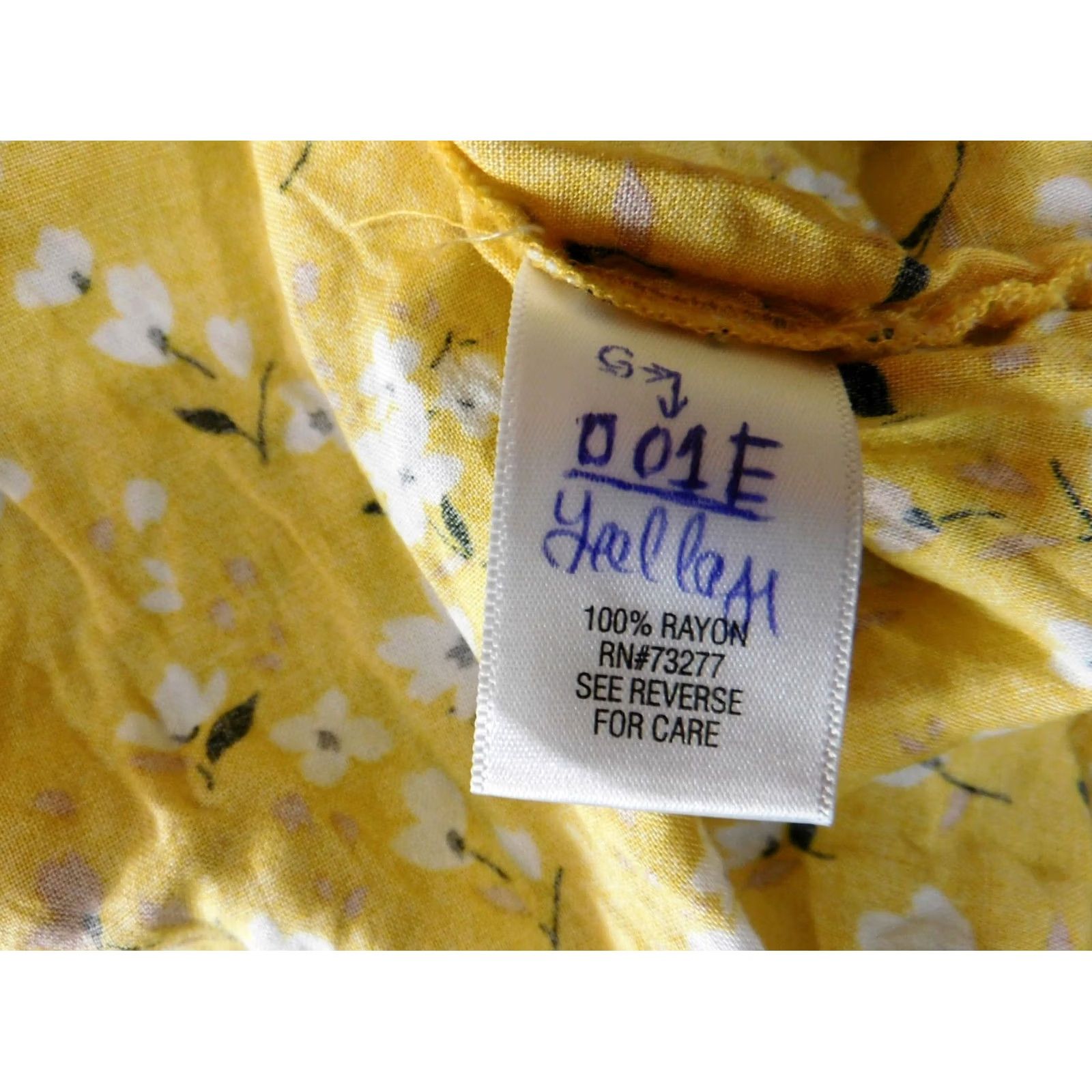 Croft & Barrow Croft & Barrow Womens Blouse PS Petites yellow floral top sleeveless collared rayon casual Size S / US 4 / IT 40 - 6 Thumbnail