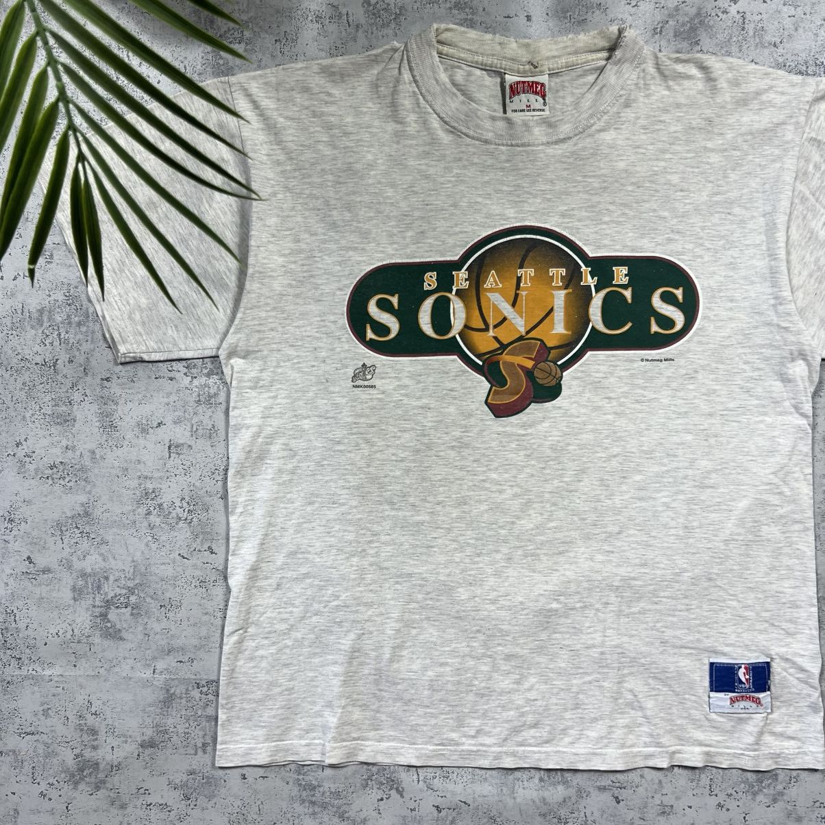 Nutmeg 90s Nutmeg Seattle Sonics Vintage NBA Oversized Tee T-Shirt Size US M / EU 48-50 / 2 - 2 Thumbnail