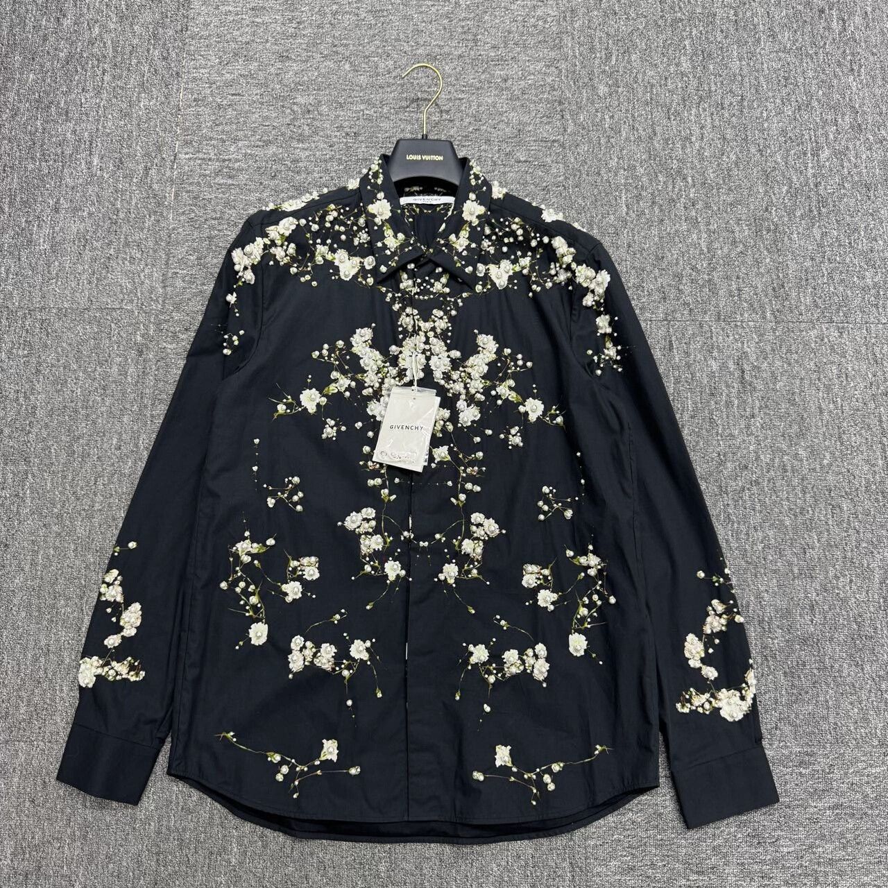 Givenchy Givenchy Pearl Embellished Black Shirt Size US L / EU 52-54 / 3 - 1 Thumbnail
