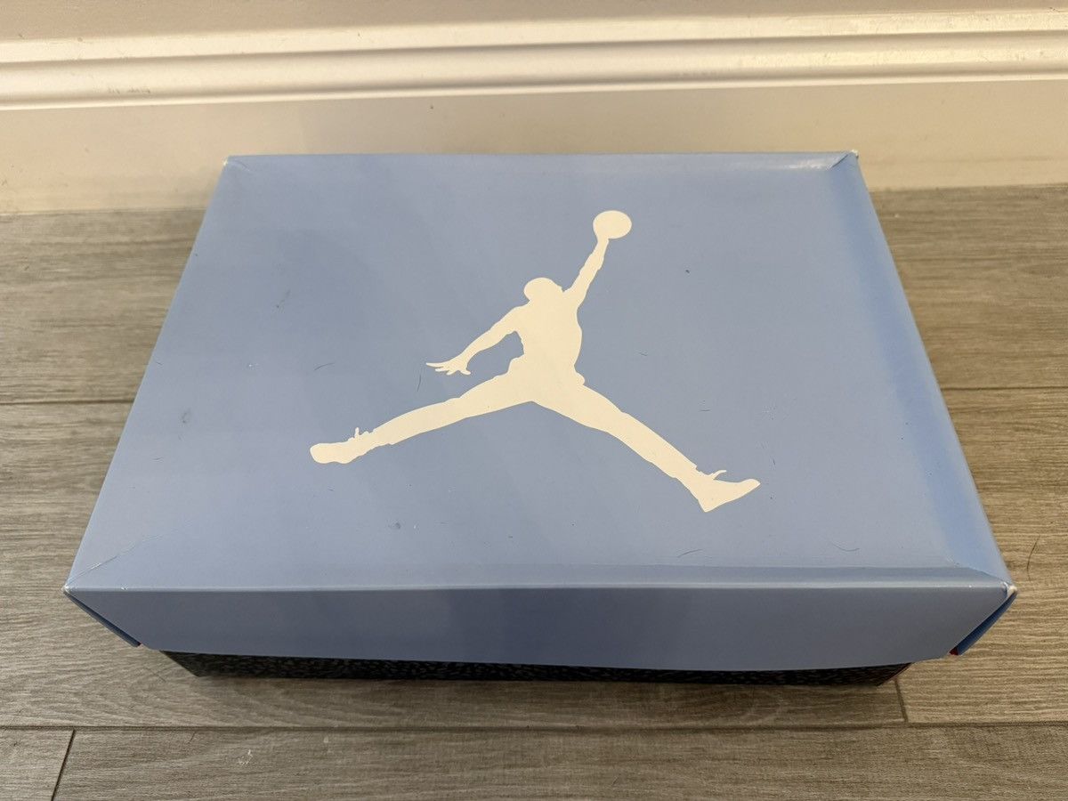 Jordan Brand Air Jordan 3 Retro UNC White Valor Blue Tech Grey Size 12 Size US 12 / EU 45 - 10 Thumbnail