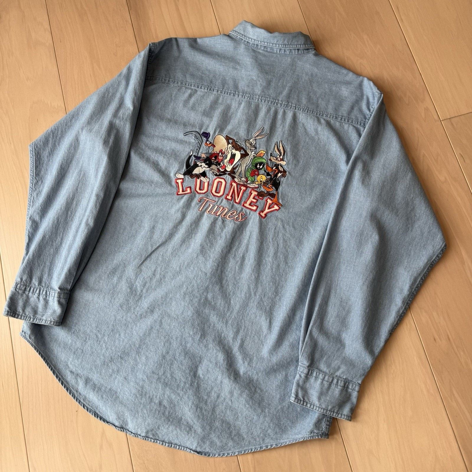 Vintage × Warner Bros Vintage Looney Tunes Shirt M Blue Chambray Button Up 90s Size US M / EU 48-50 / 2 - 8 Thumbnail