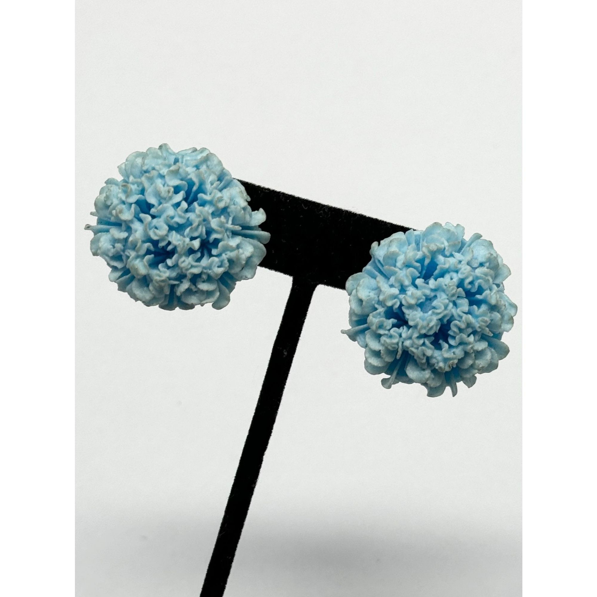 Vintage Vintage blue flower plastic earrings Size ONE SIZE - 1 Thumbnail