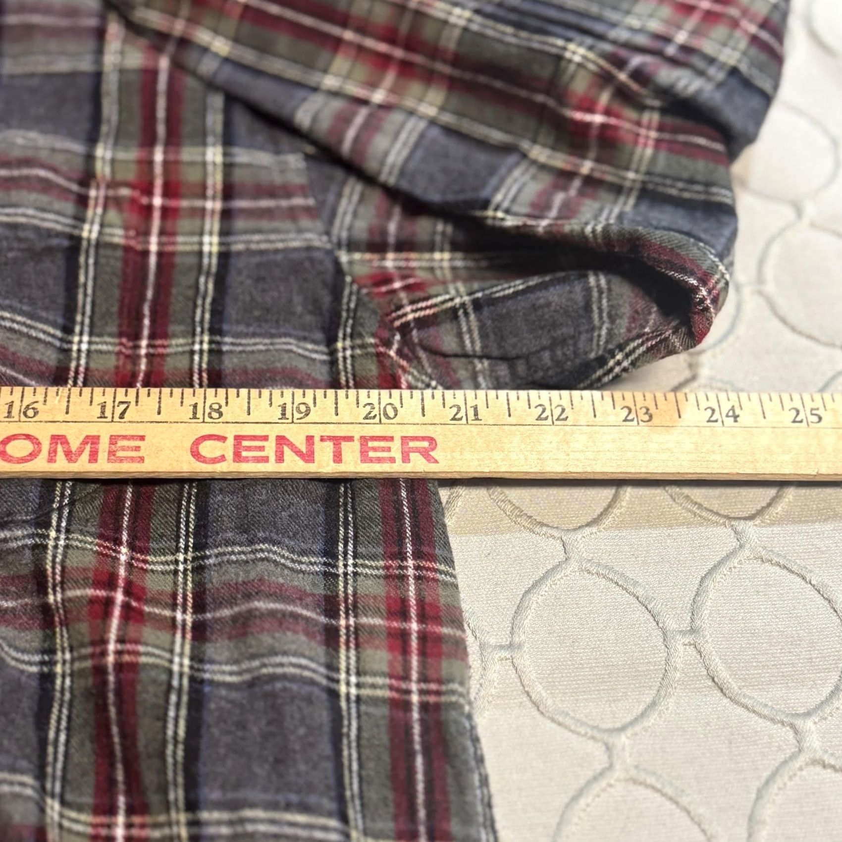 Vintage VINTAGE? No. LL Bean Shirt Mens M Gray Red Plaid Flannel Long Sleeve Button Down Casual Men's Shirt Size US M / EU 48-50 / 2 - 7 Thumbnail