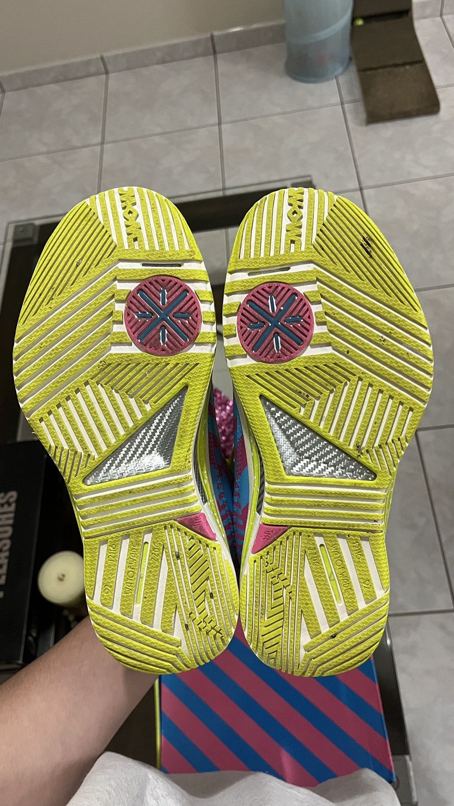 Japanese Brand × Li-Ning Li Ning WOW2 Razfuego (D Wade) Size US 8 / EU 41 - 6 Thumbnail