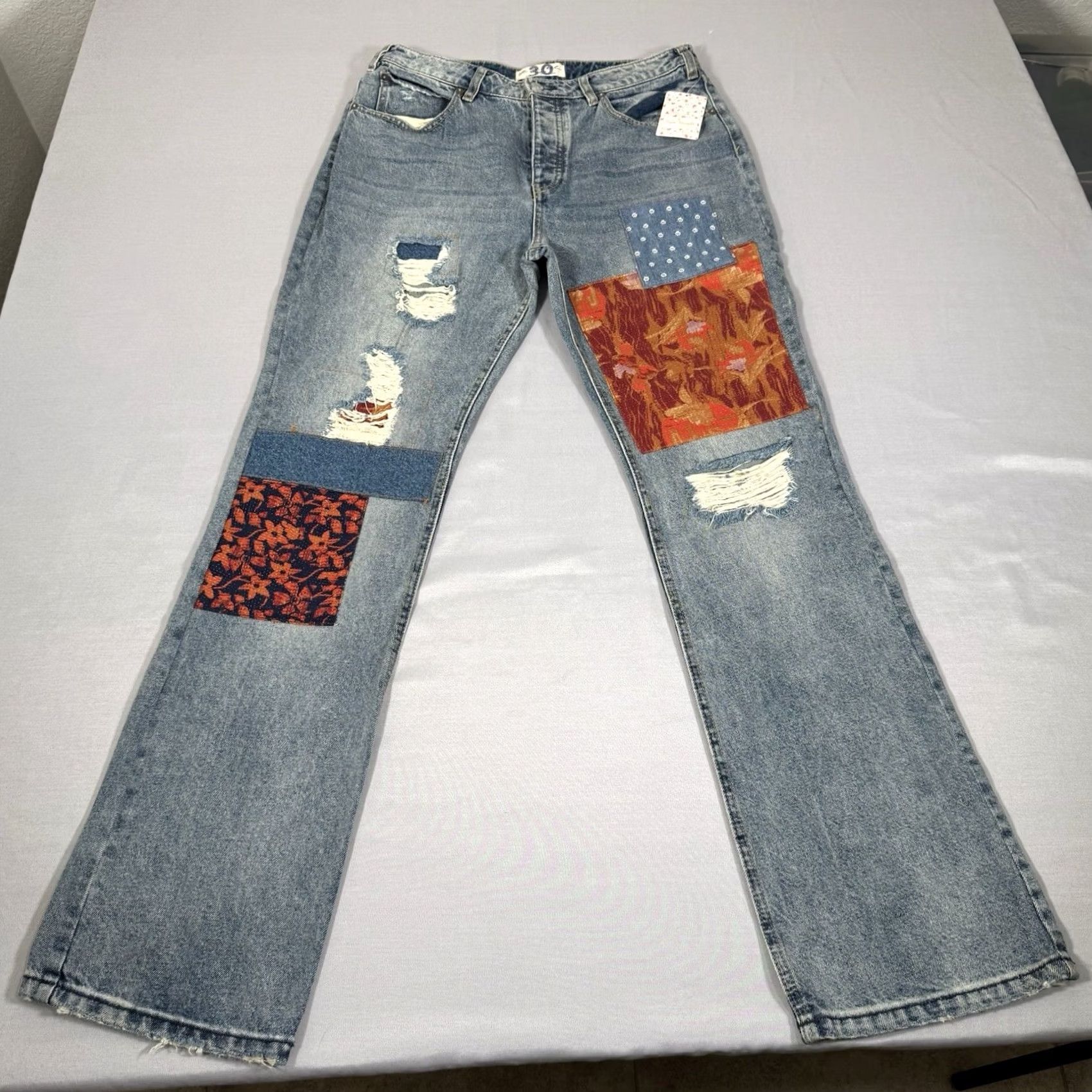 Free People Free People Jeans Womens 30 Patchwork Floral Orange Blossom Bootcut Hippie Boho Jeans Women 30 Blue Floral Patchwork Distressed 5-Pocket Rise High Size 30" / US 8 / IT 44 - 2 Thumbnail