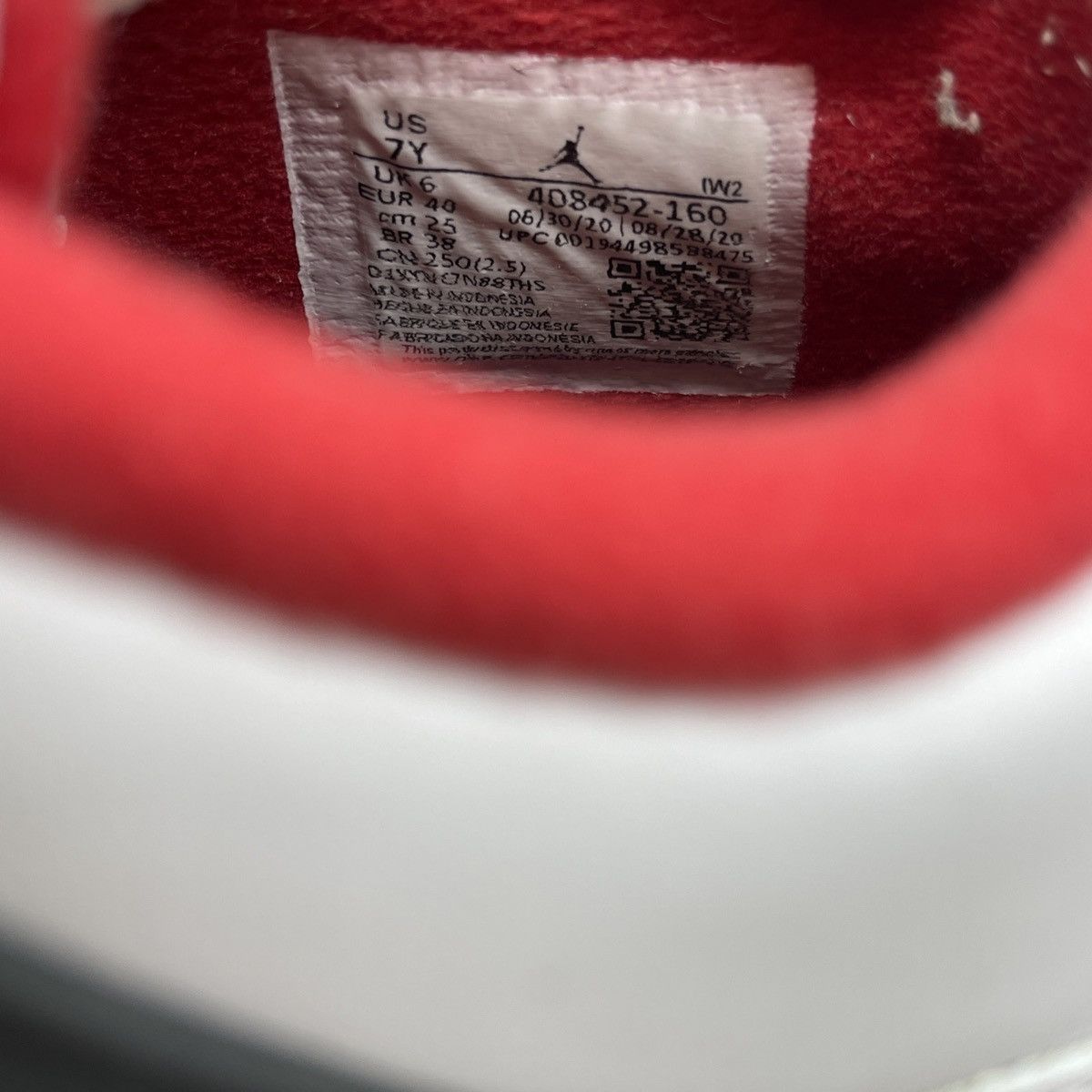 Air Jordan 4 fire red