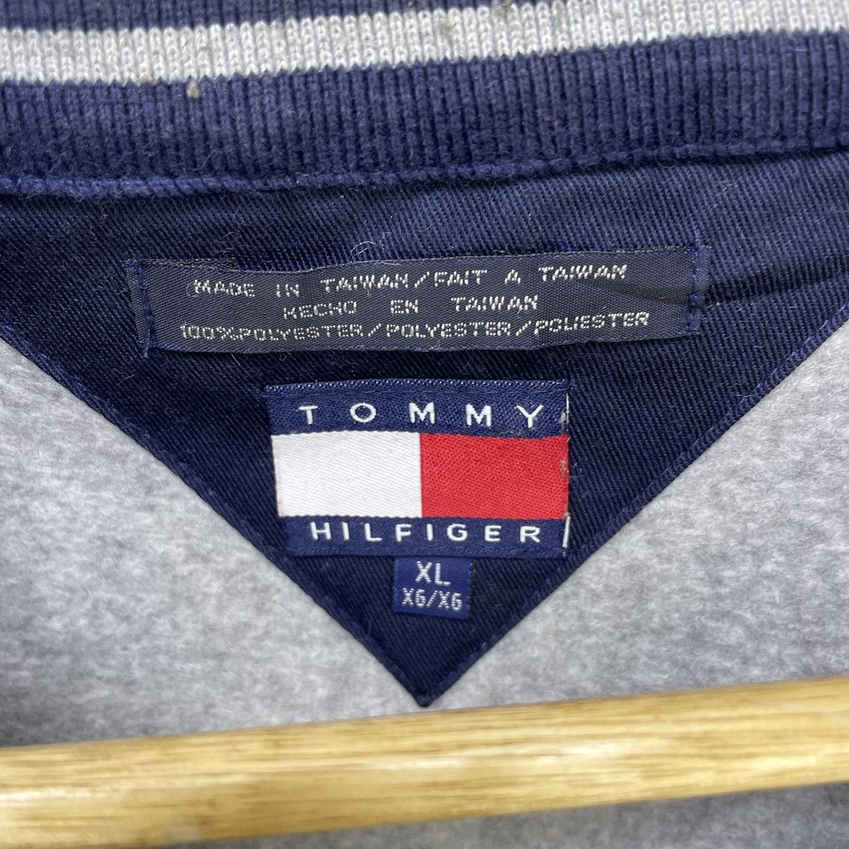 Tommy Hilfiger 💥Vintage Tommy Hilfiger Athletics Pullover Jacke Size US M / EU 48-50 / 2 - 4 Thumbnail
