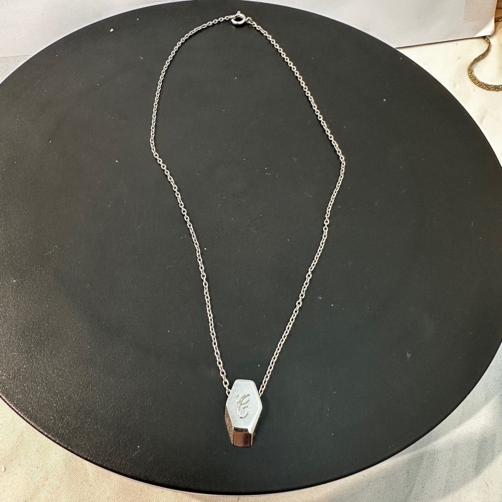 Other Silvertone Hexagon Pendant Necklace Adjustable Unbranded Size ONE SIZE - 11 Thumbnail
