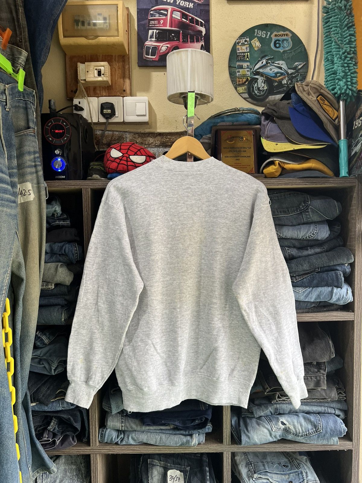 Mickey Mouse 🔥True Vintage Velva Sheen Mickey Mouse Crewneck Sweatshirt Size US M / EU 48-50 / 2 - 2 Thumbnail