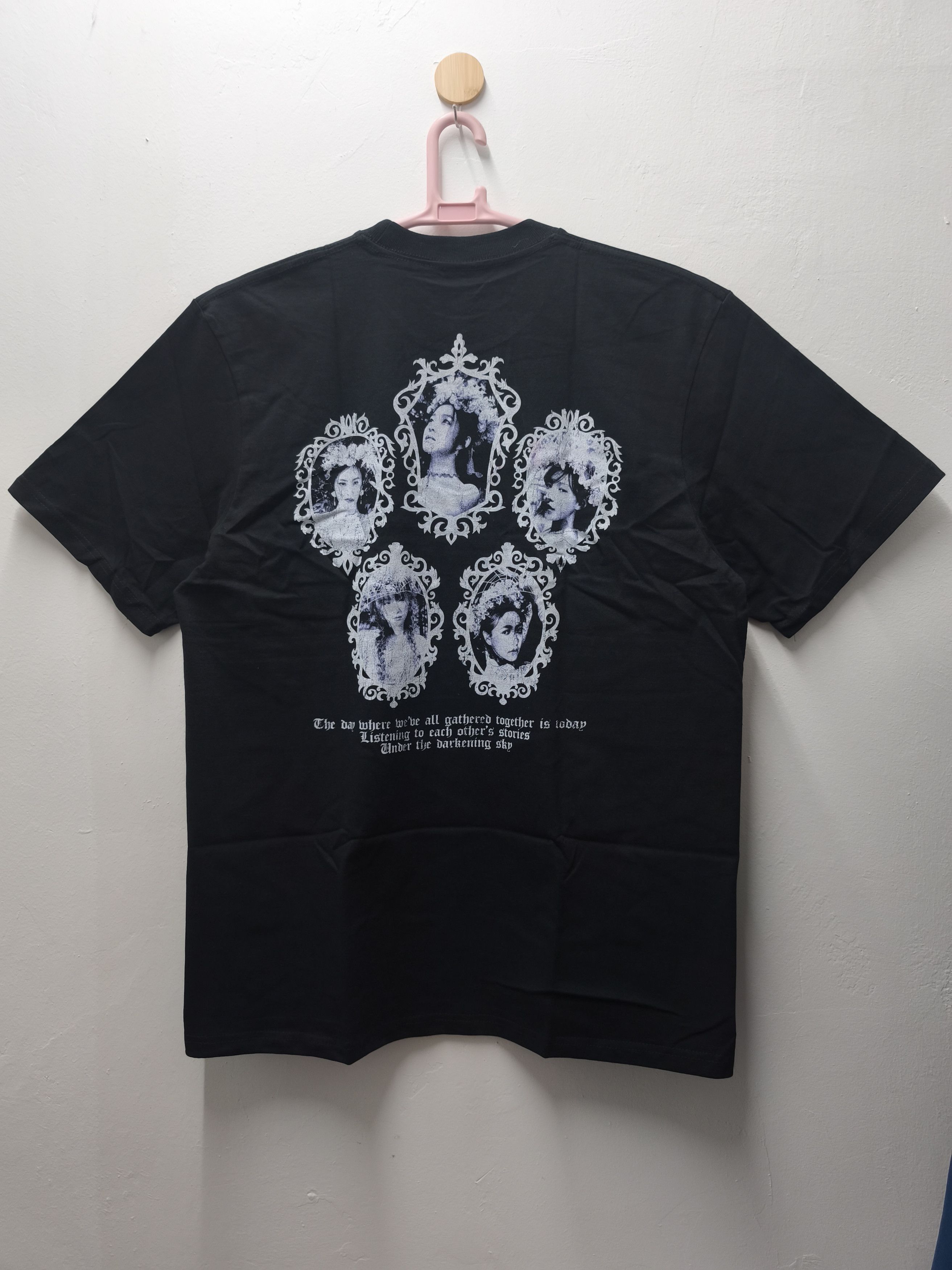 Rap Tees Red Velvet Horror Bride's T-shirt Size US XL / EU 56 / 4 - 9 Thumbnail