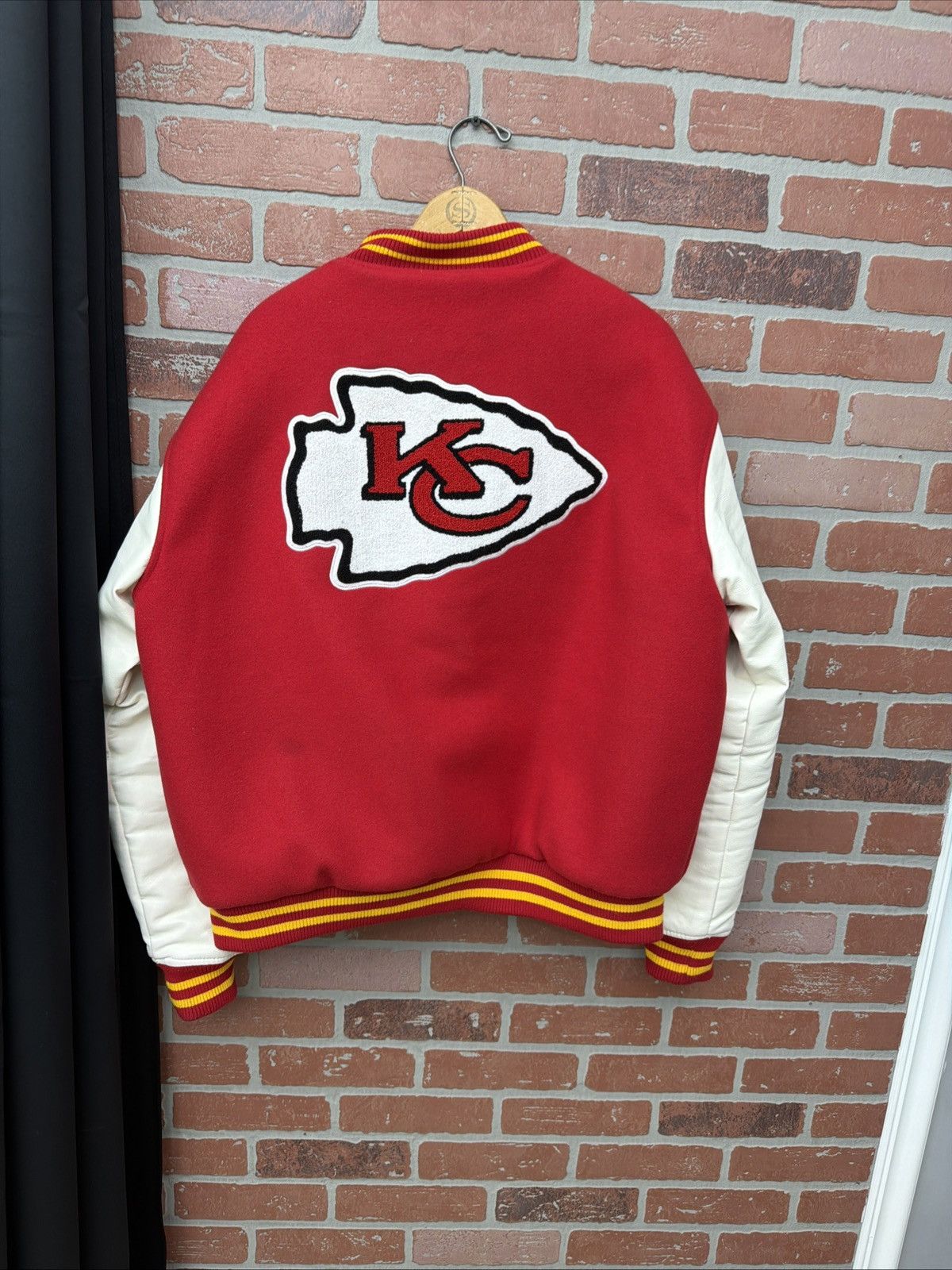 NFL NFL Team Apparel Kansas City Chiefs Jacket L Red White Size US L / EU 52-54 / 3 - 10 Thumbnail
