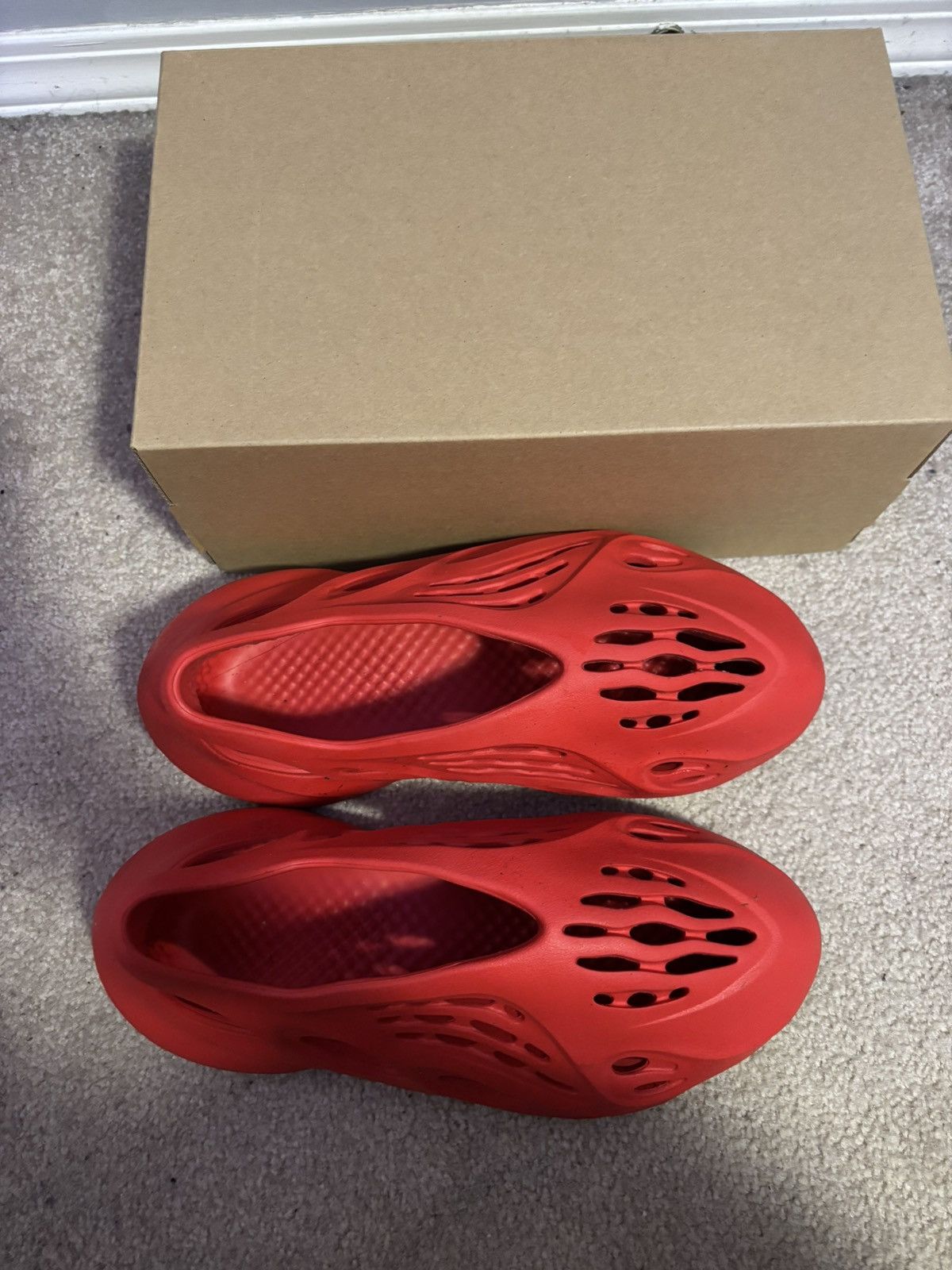 Yeezy Yeezy foam rnnr red Size US 9 / EU 42 - 2 Thumbnail