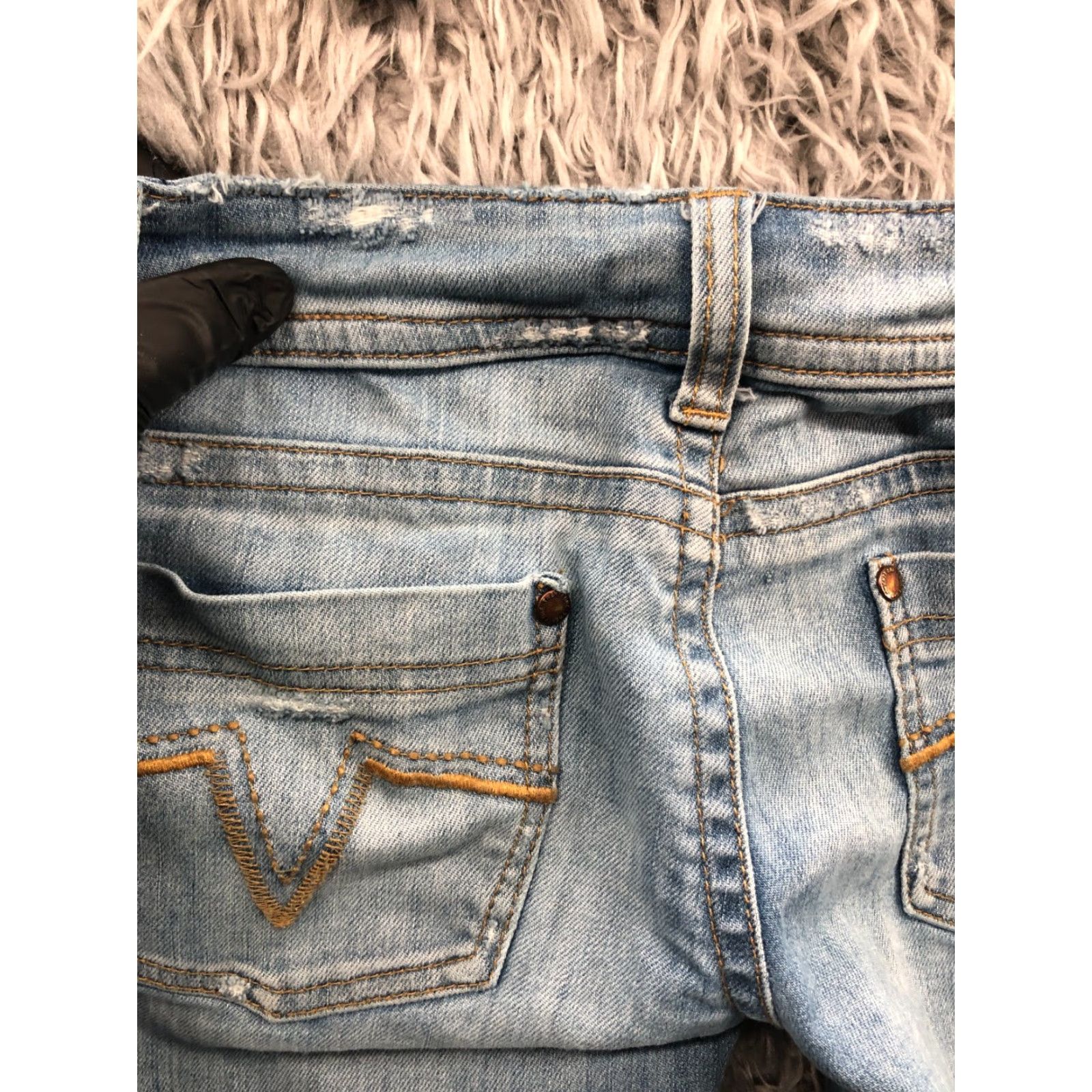 Vintage Twenty One Bermuda Shorts Juniors Size 3 Mid Rise Medium Wash Blue Denim 5-Pocket Regular Zip Front Flat Front Size 42" / US 20 - 6 Thumbnail