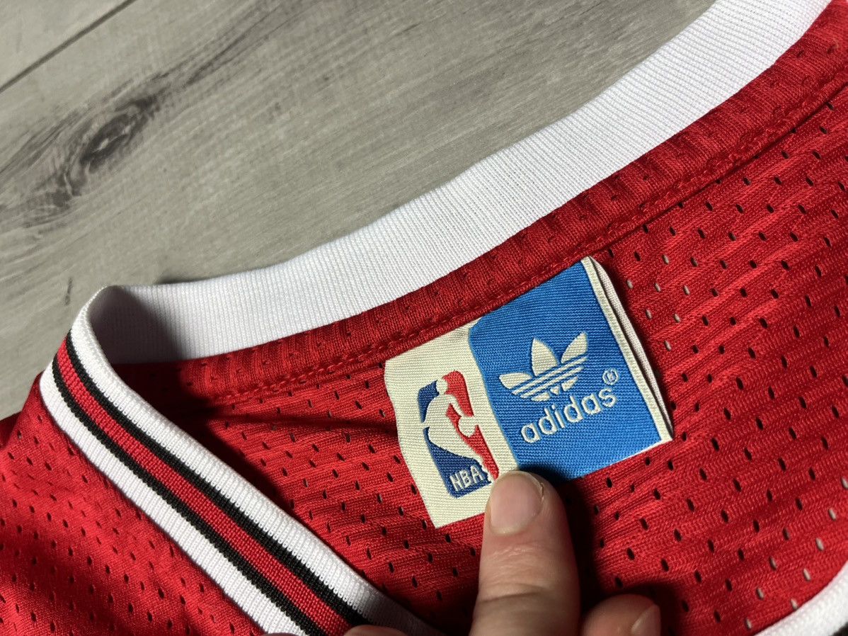 Adidas Chicago Bulls Scottie Pippen 33 Swingman Adidas Jersey NBA Size US L / EU 52-54 / 3 - 5 Thumbnail