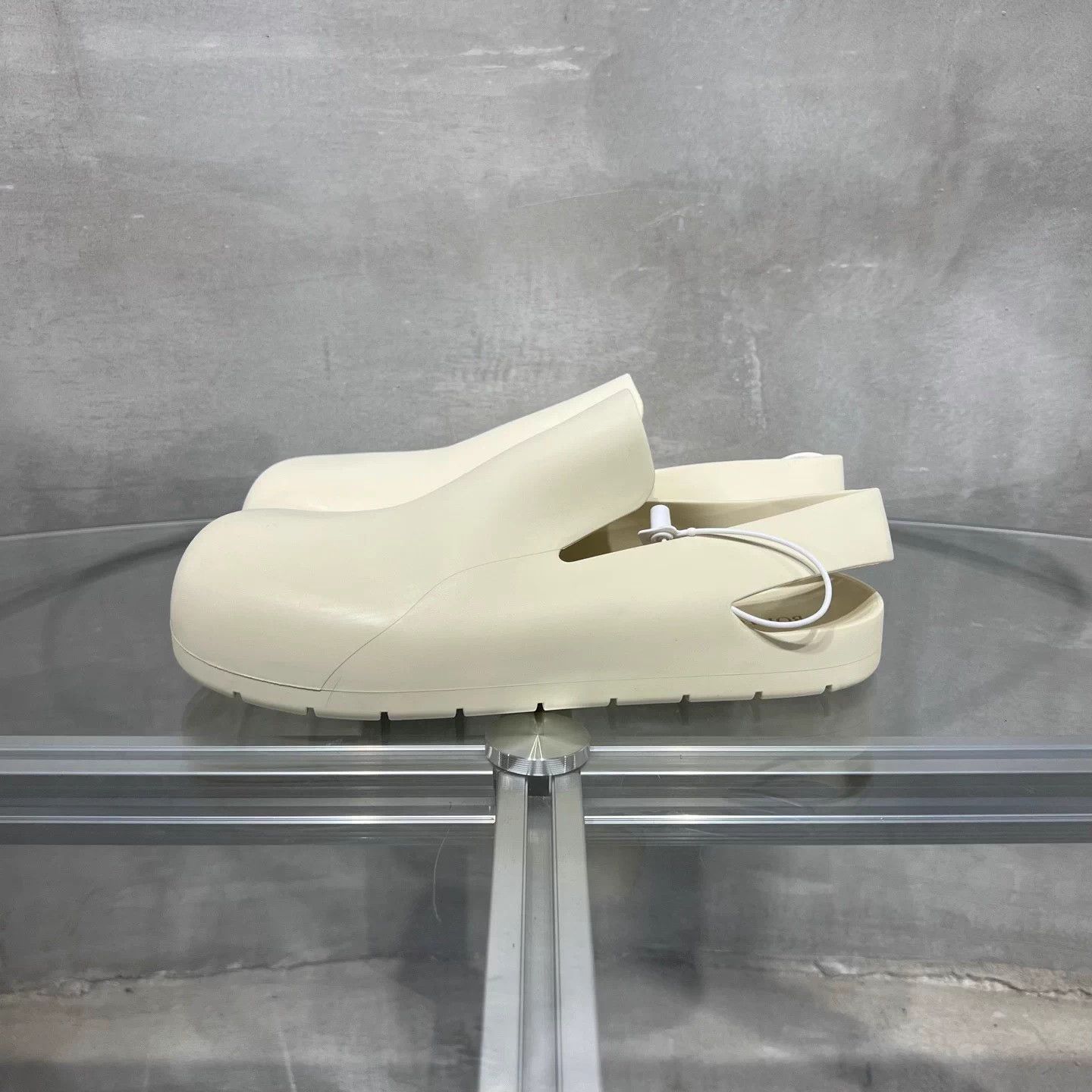 Bottega Veneta Bottega Veneta Puddle Mule White 43 Size US 12 / IT 42 - 3 Thumbnail