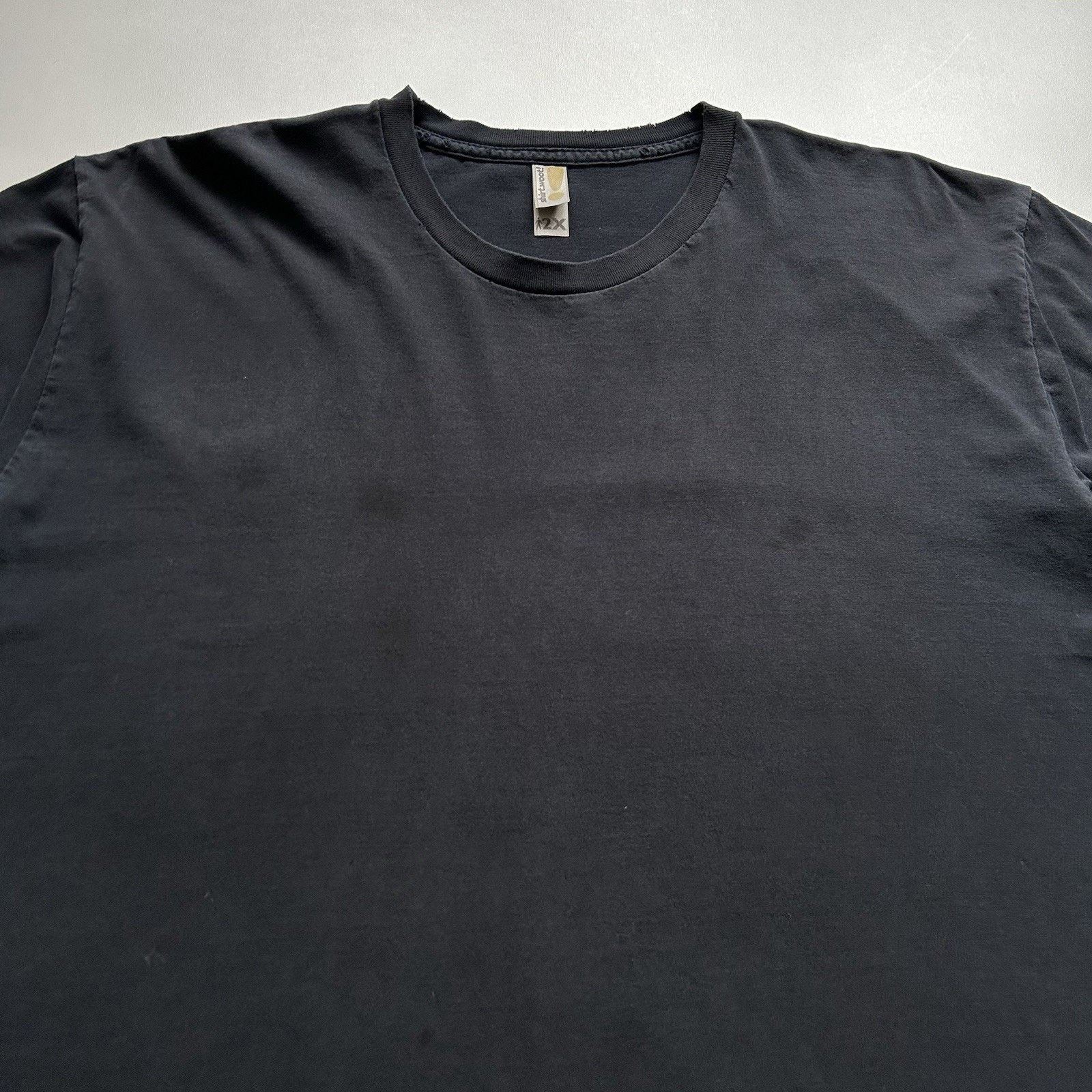 Vintage Vintage Sun Faded Black Blank Basic T Shirt 2XL Short Sleeve Size US XXL / EU 58 / 5 - 2 Thumbnail