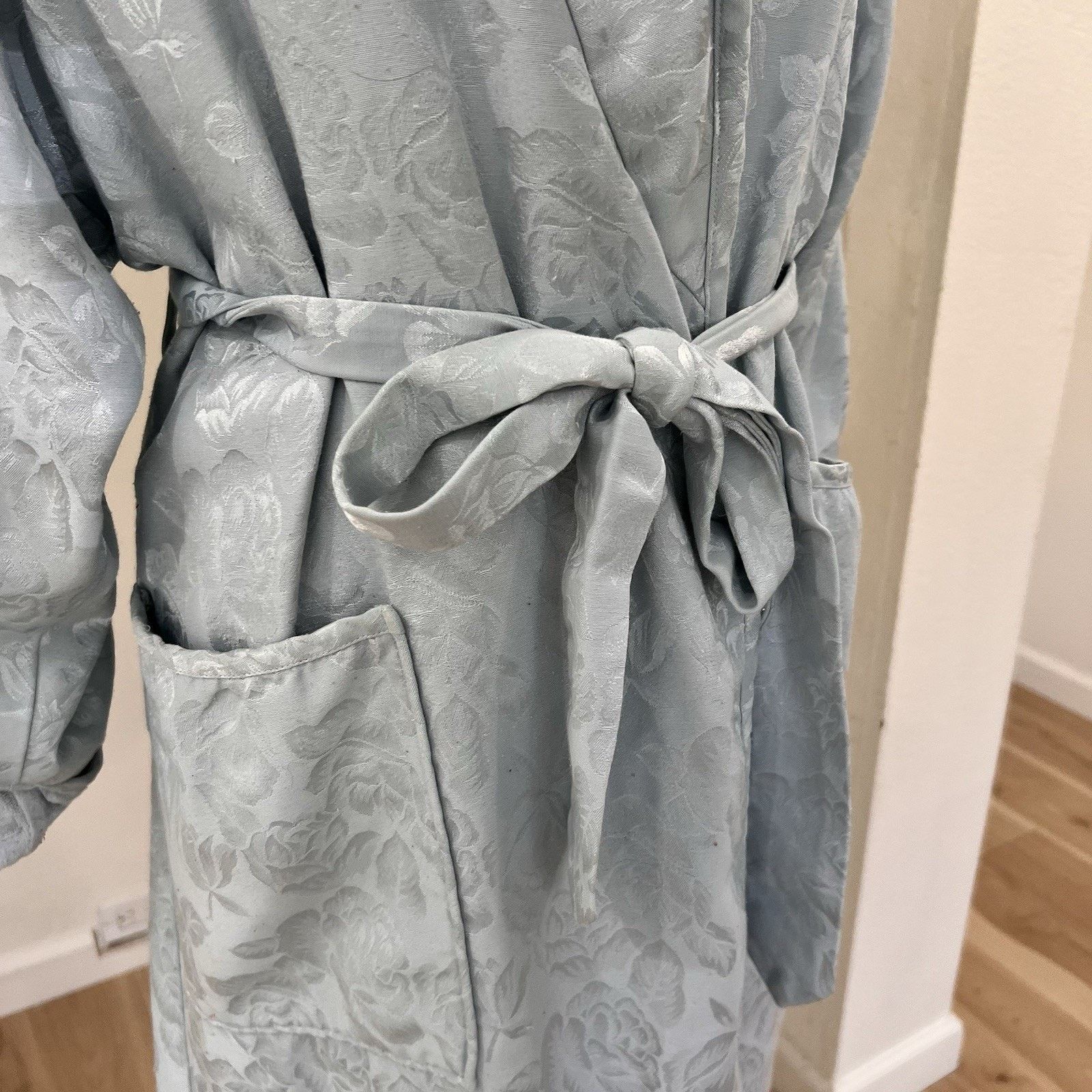 Victoria's Secret Victorias Secret Gold Label Terry Satin Long Robe XS/S Belt Size ONE SIZE - 9 Thumbnail