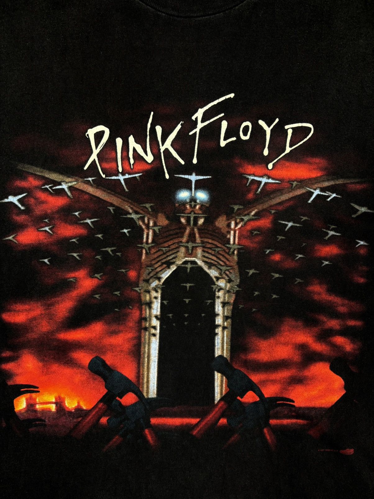 Band Tees × Pink Floyd × Vintage 1997 Pink Floyd "The Wall" Winterland Tee Size US L / EU 52-54 / 3 - 2 Thumbnail