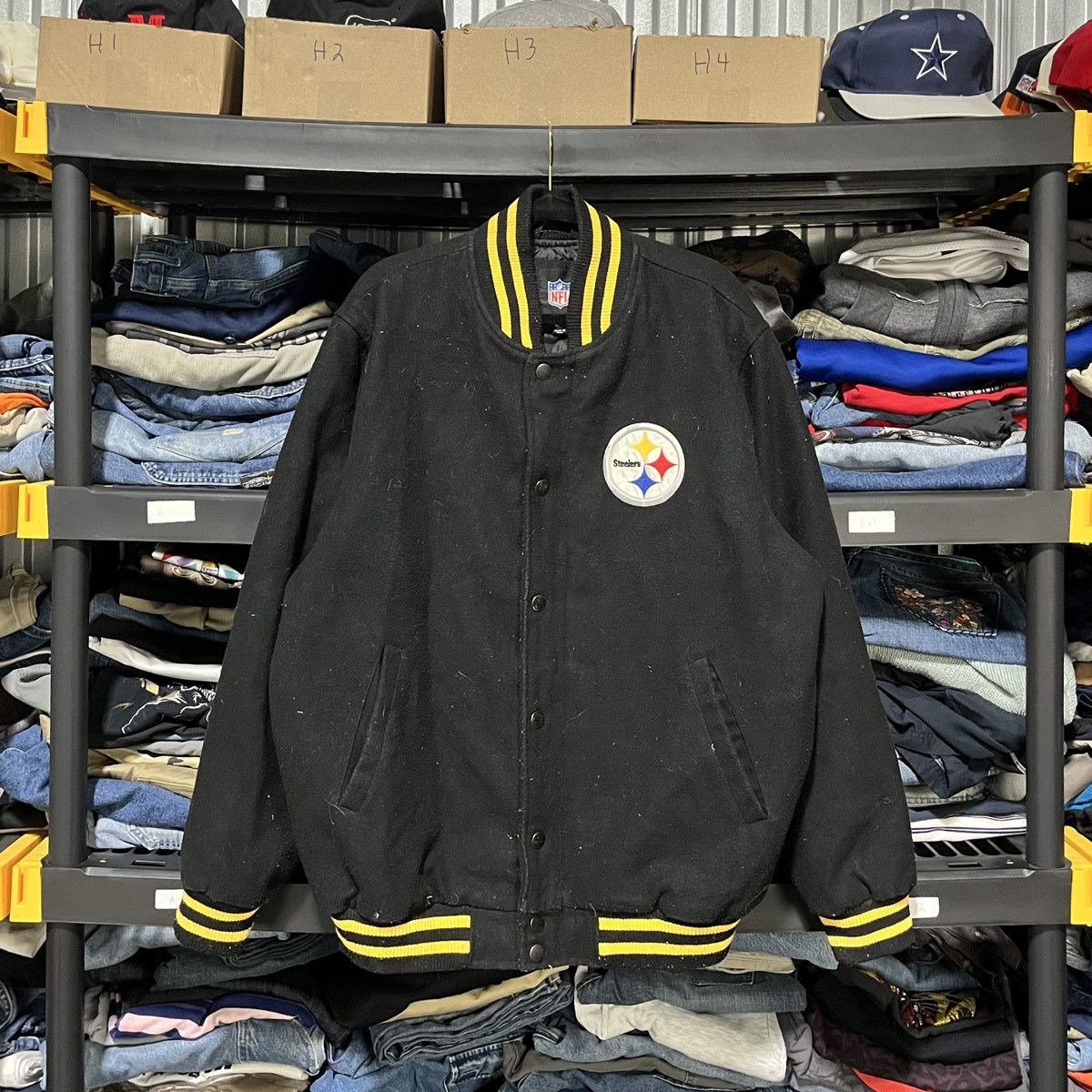 NFL VINTAGE PITTSBURGH STEELERS NFL VARSITY BOMBER JACKET XL Size US XL / EU 56 / 4 - 1 Thumbnail