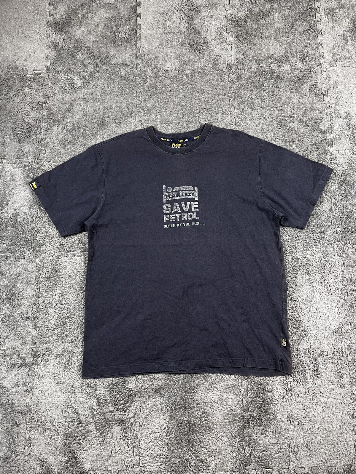 Vintage Vintage Sleep At The Pub Lazy Humor Tee faded big logo Size US XL / EU 56 / 4 - 1 Thumbnail