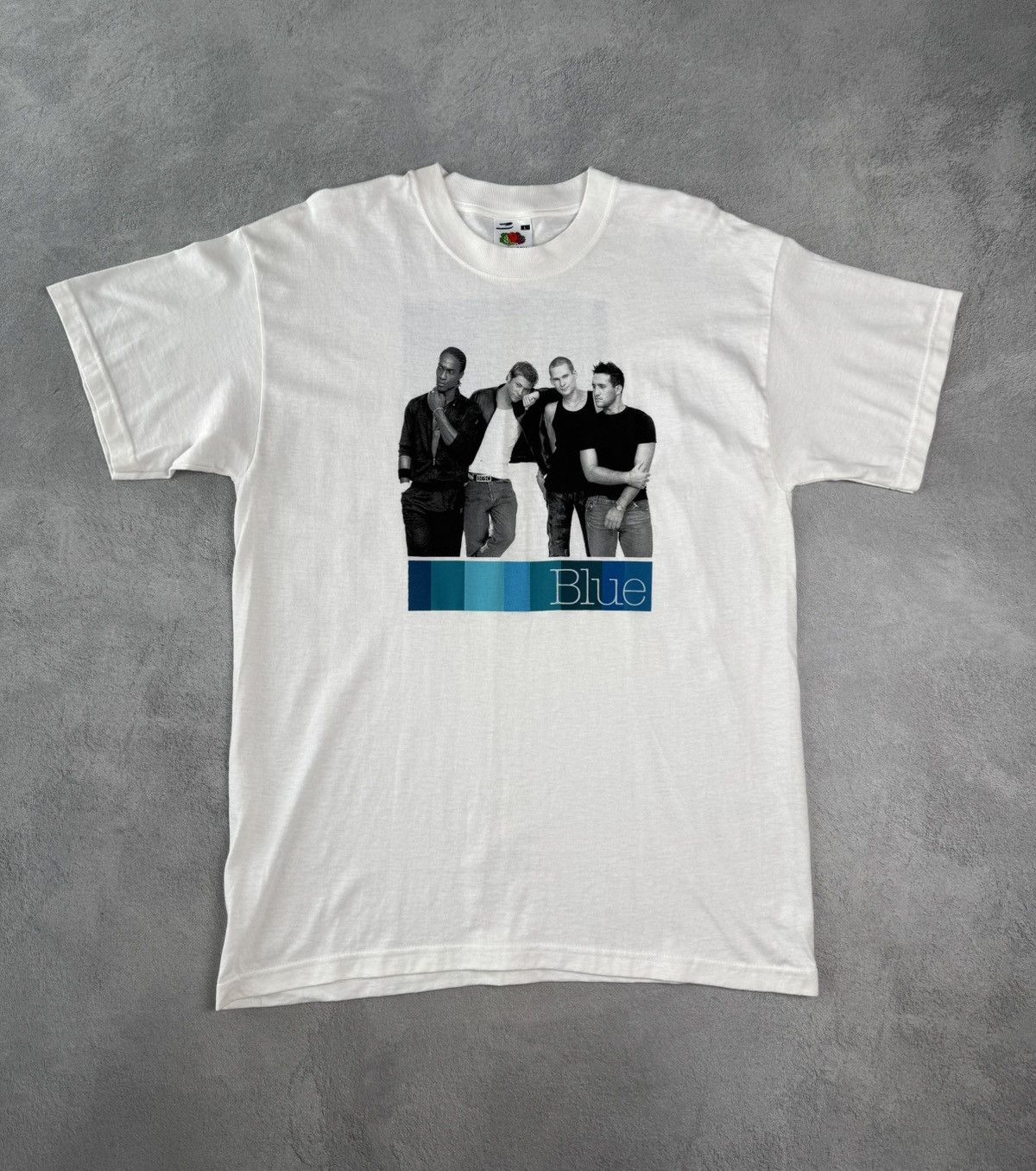 Band Tees Vintage Blue Band T-Shirt One Love Tour 2002 size L Size US L / EU 52-54 / 3 - 1 Thumbnail